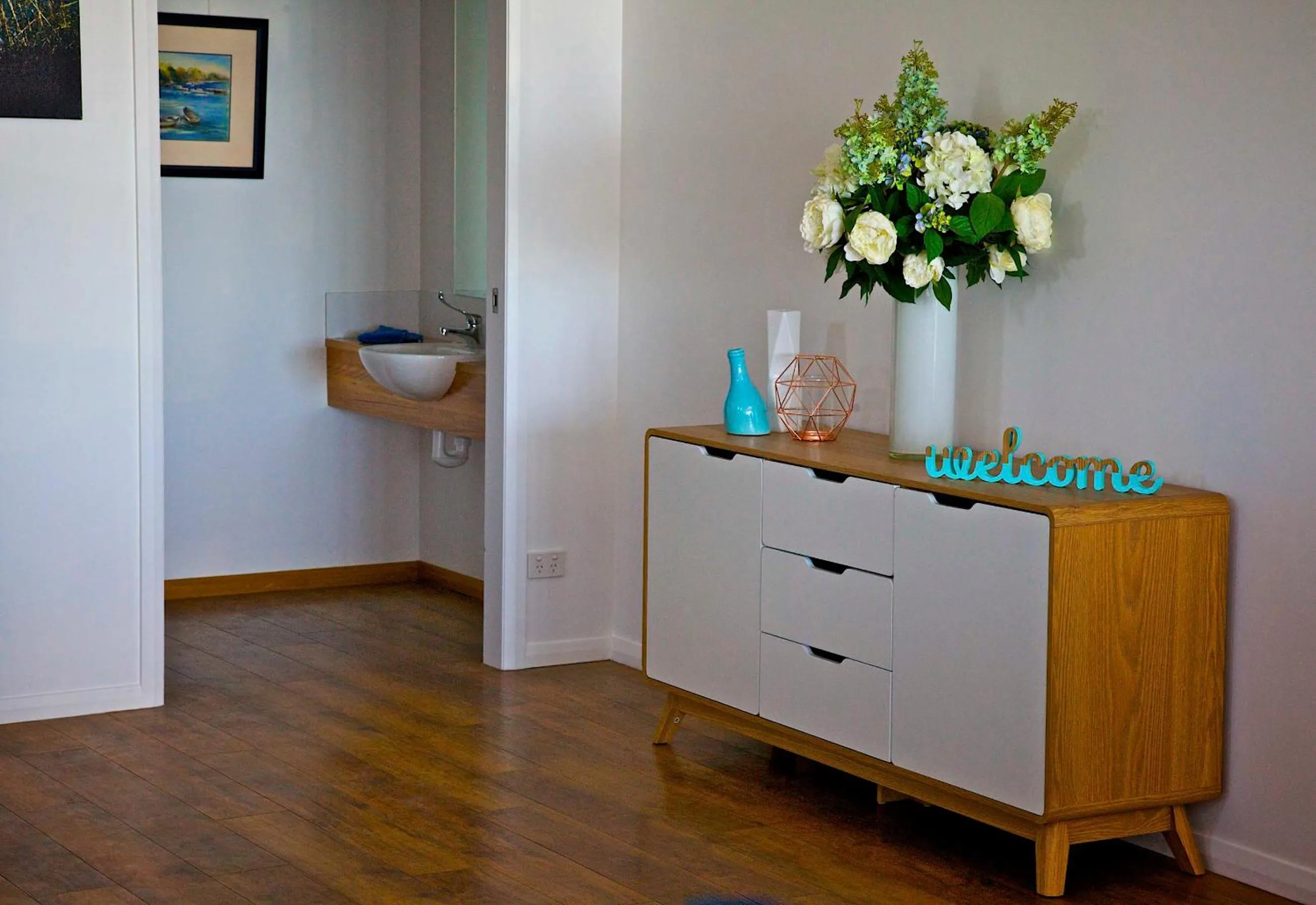 Shower in Penguin Beachfront Apartments