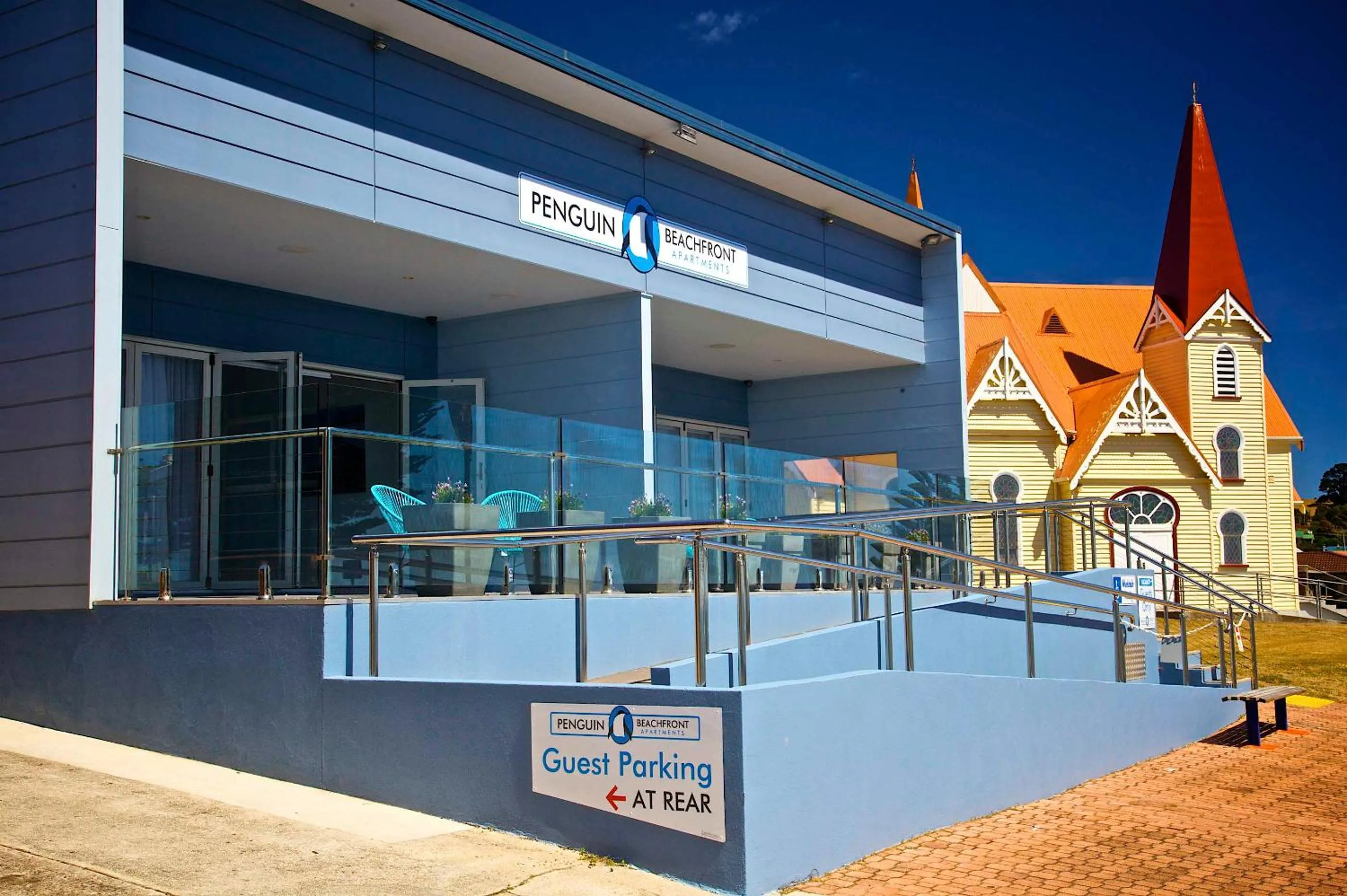 Facade/entrance in Penguin Beachfront Apartments
