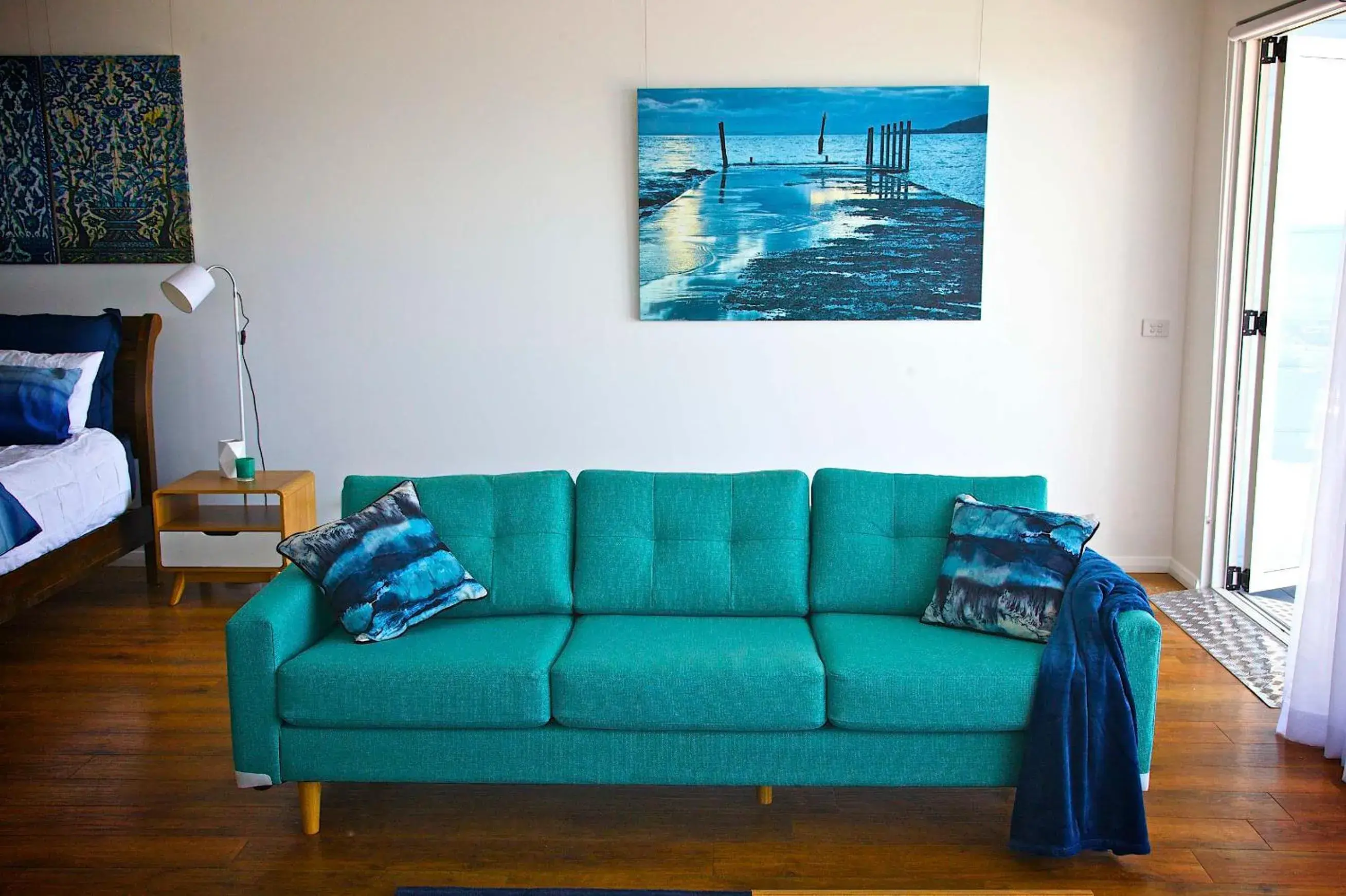 Beach Front 2 with Ocean View (Wheel Chair Friendly) in Penguin Beachfront Apartments Beach Front 2 with Ocean View (Wheel Chair Friendly) in Penguin Beachfront Apartments