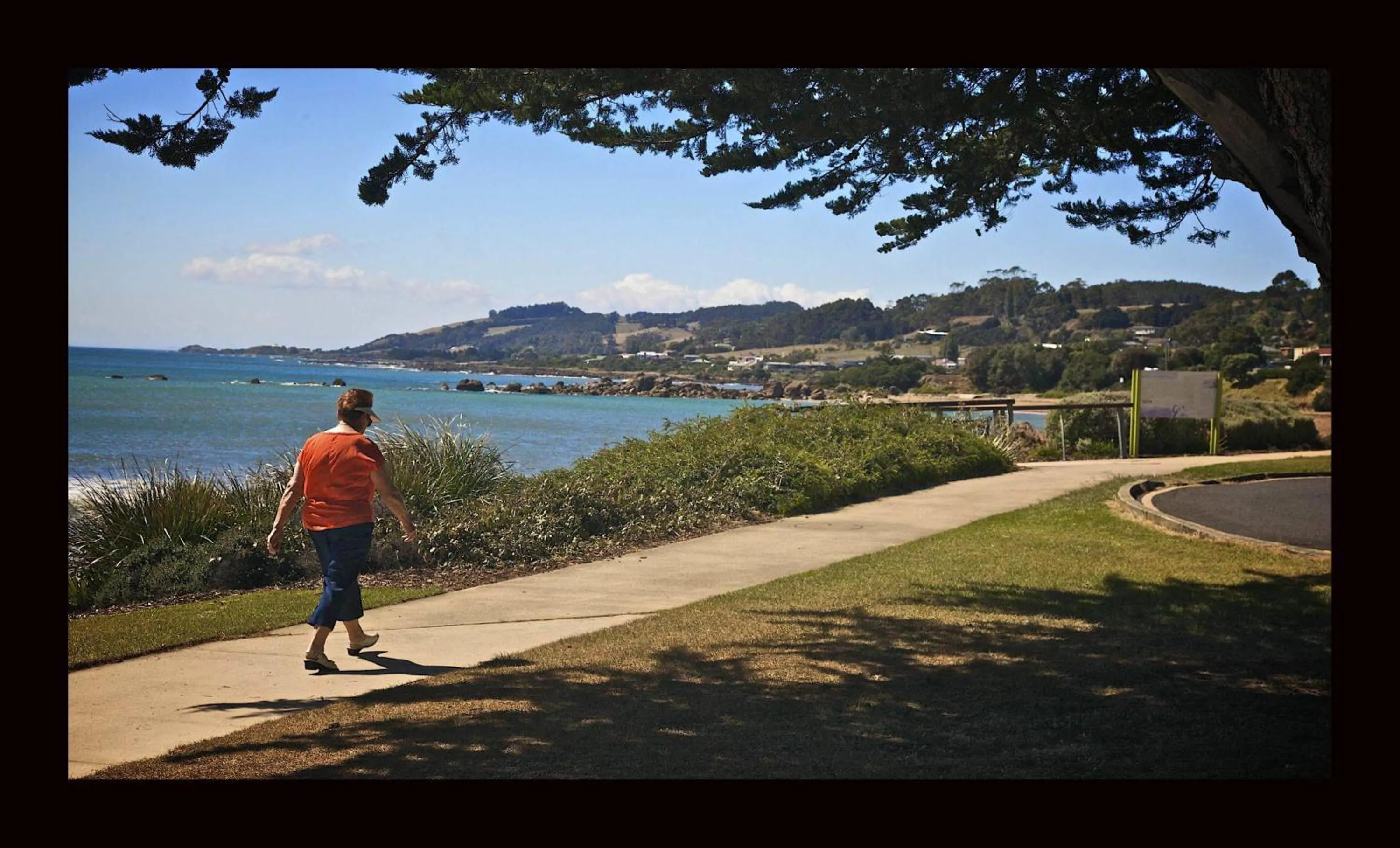 Restaurant/places to eat in Penguin Beachfront Apartments