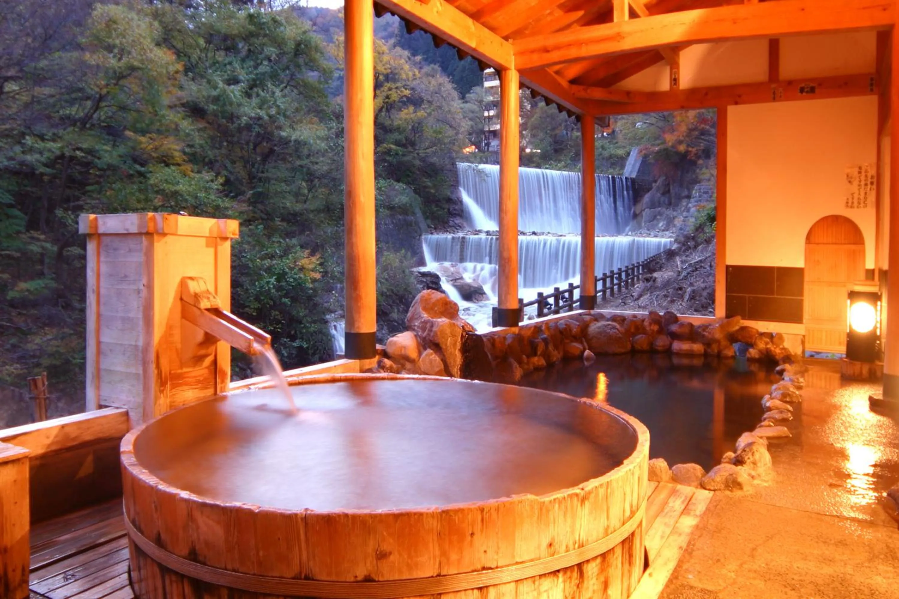 Hot Spring Bath in Sansuiso Tsuchiyu Spa