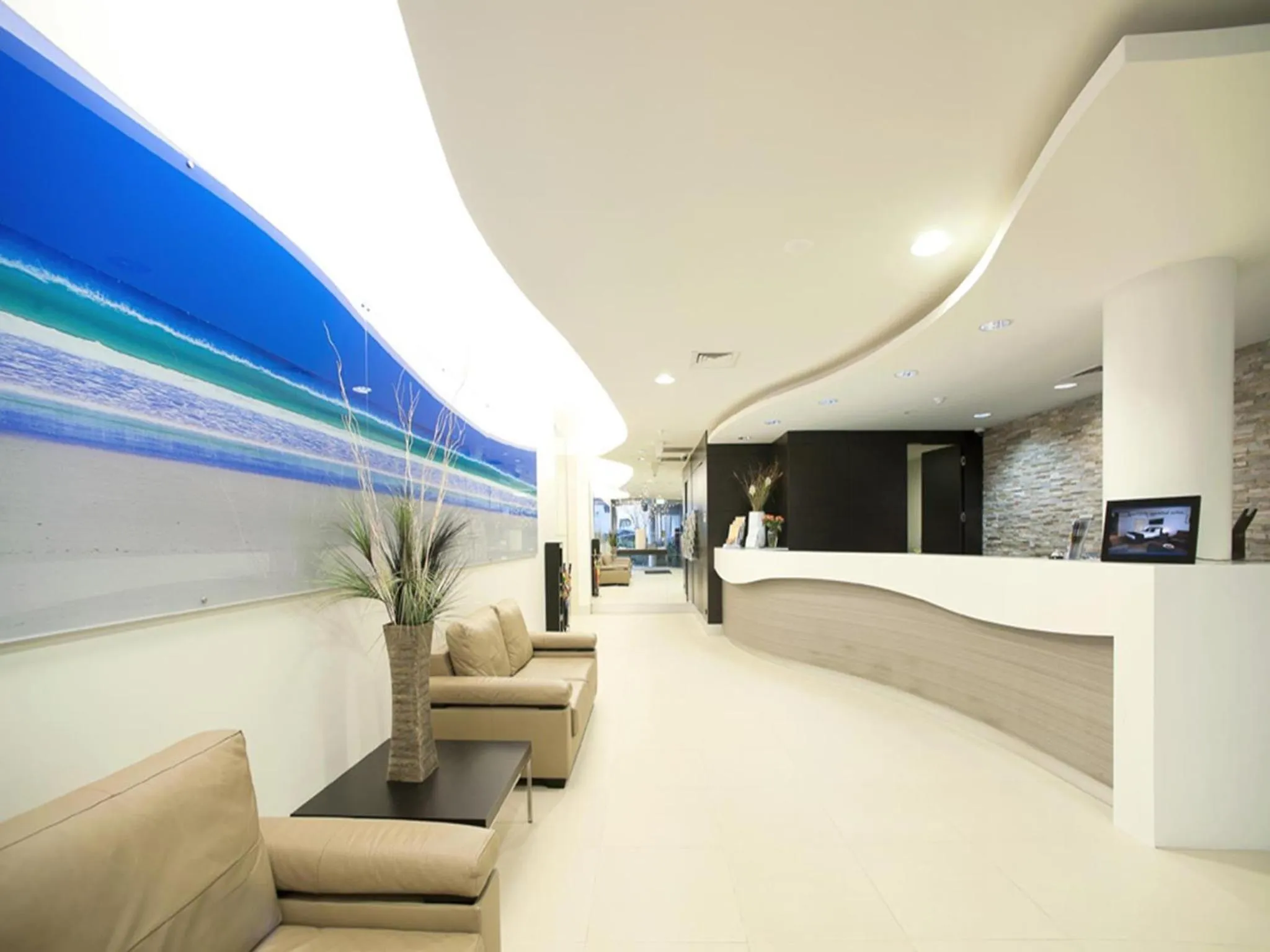 Lobby or reception in The Waves Apartments