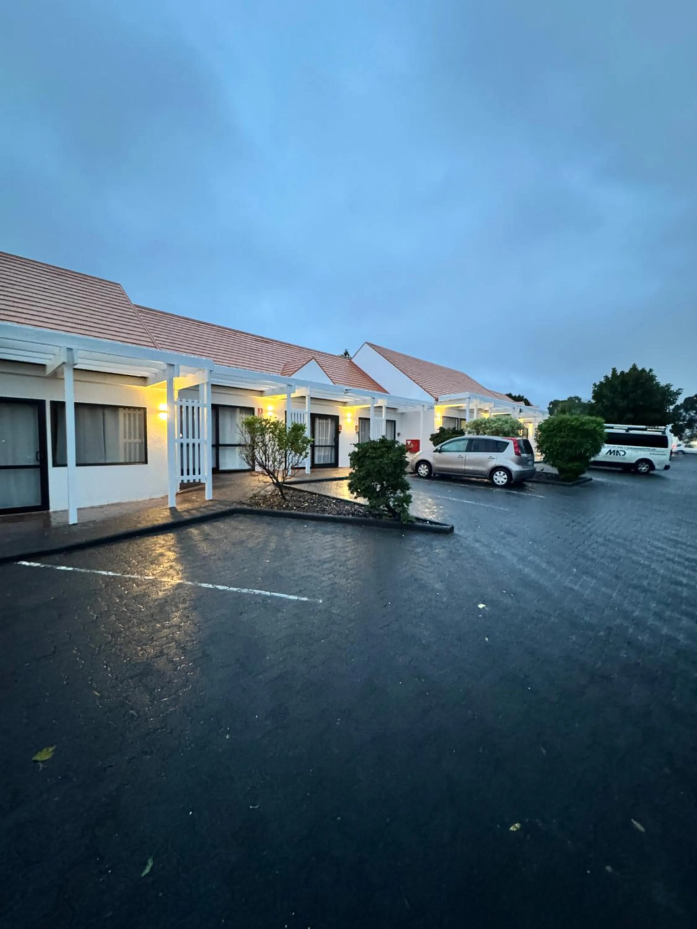 Property building in Mt Wellington Motel