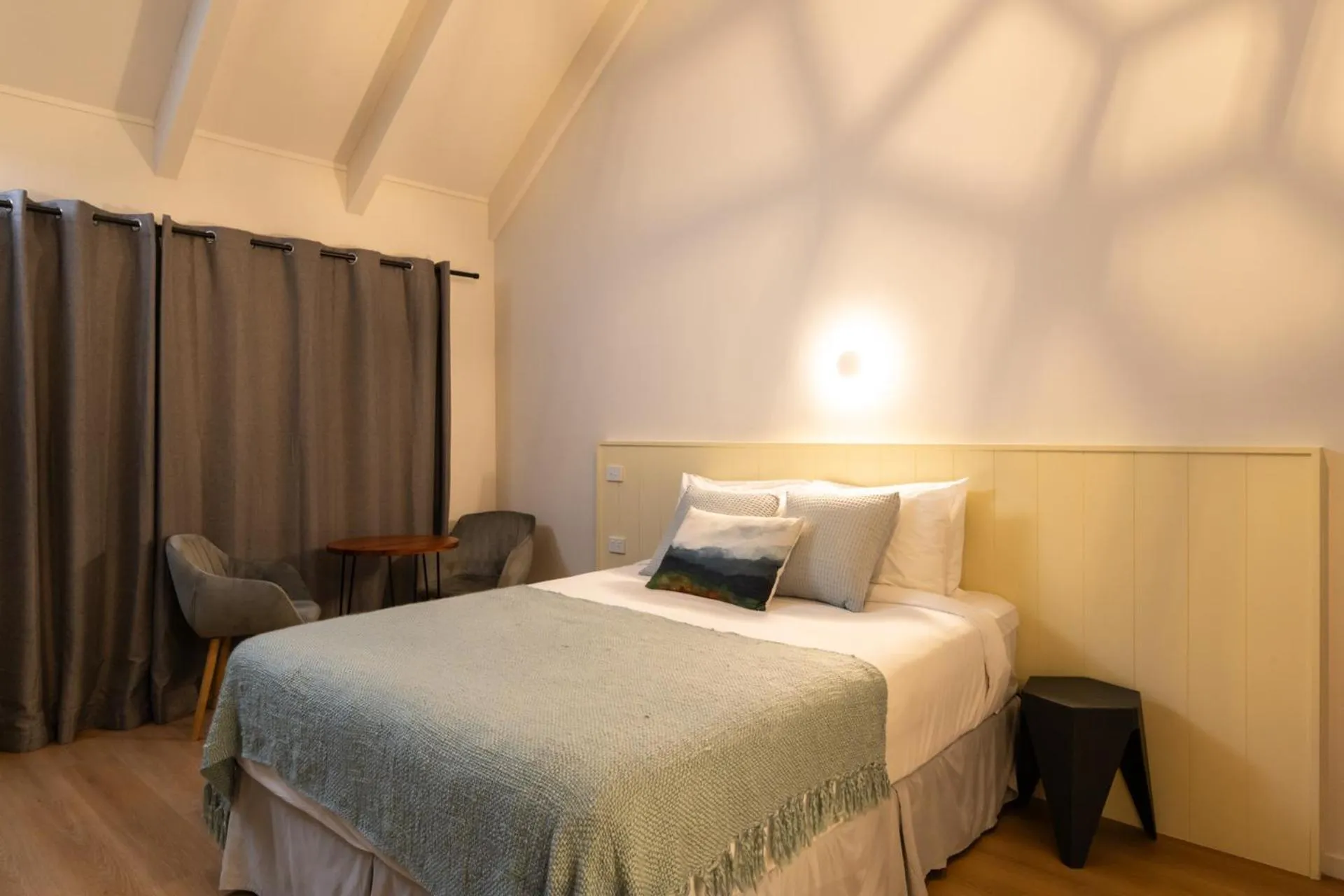 Bed in Mt Wellington Motel