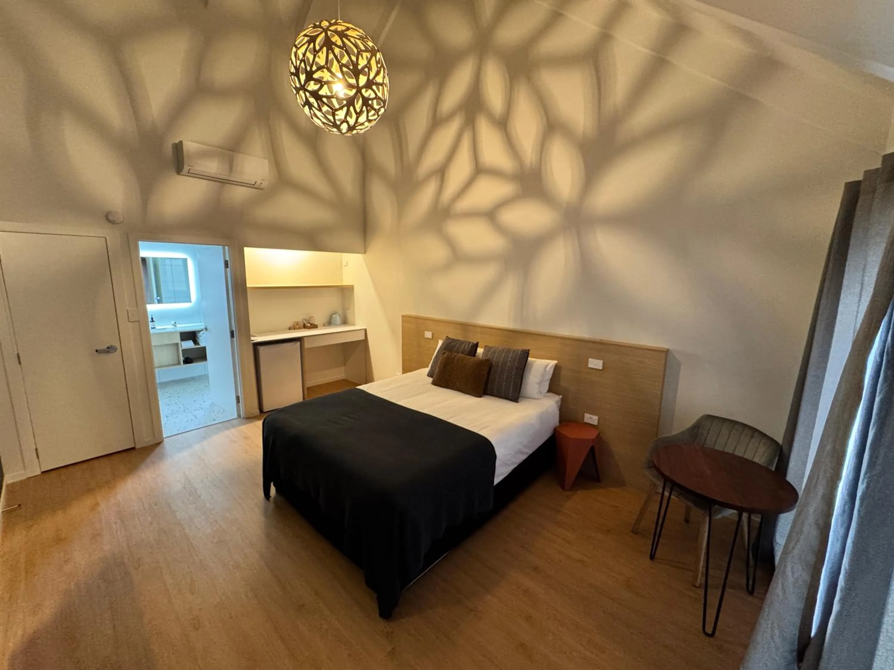 Photo of the whole room, Bed in Mt Wellington Motel