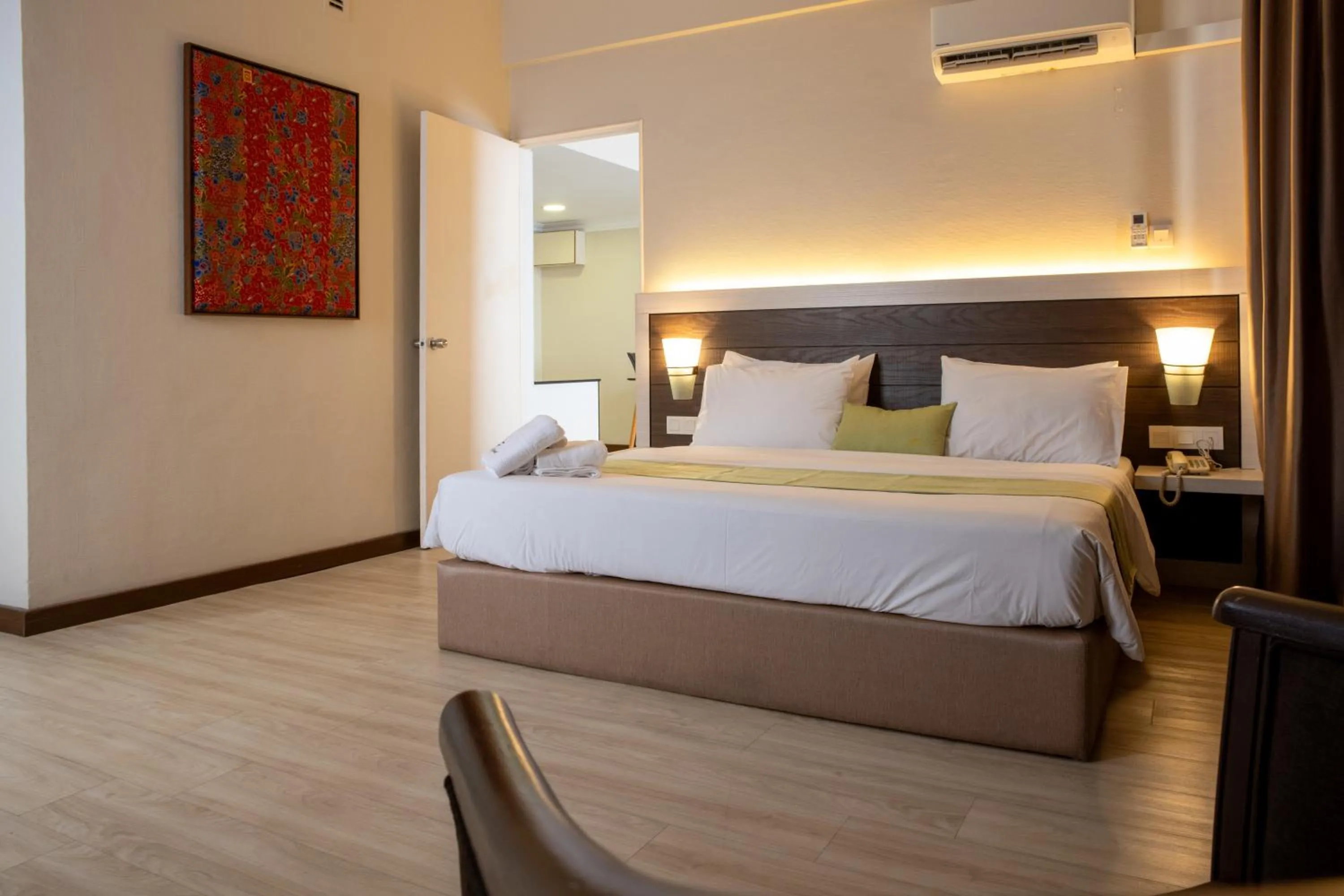 Bed in Somerset Hotel