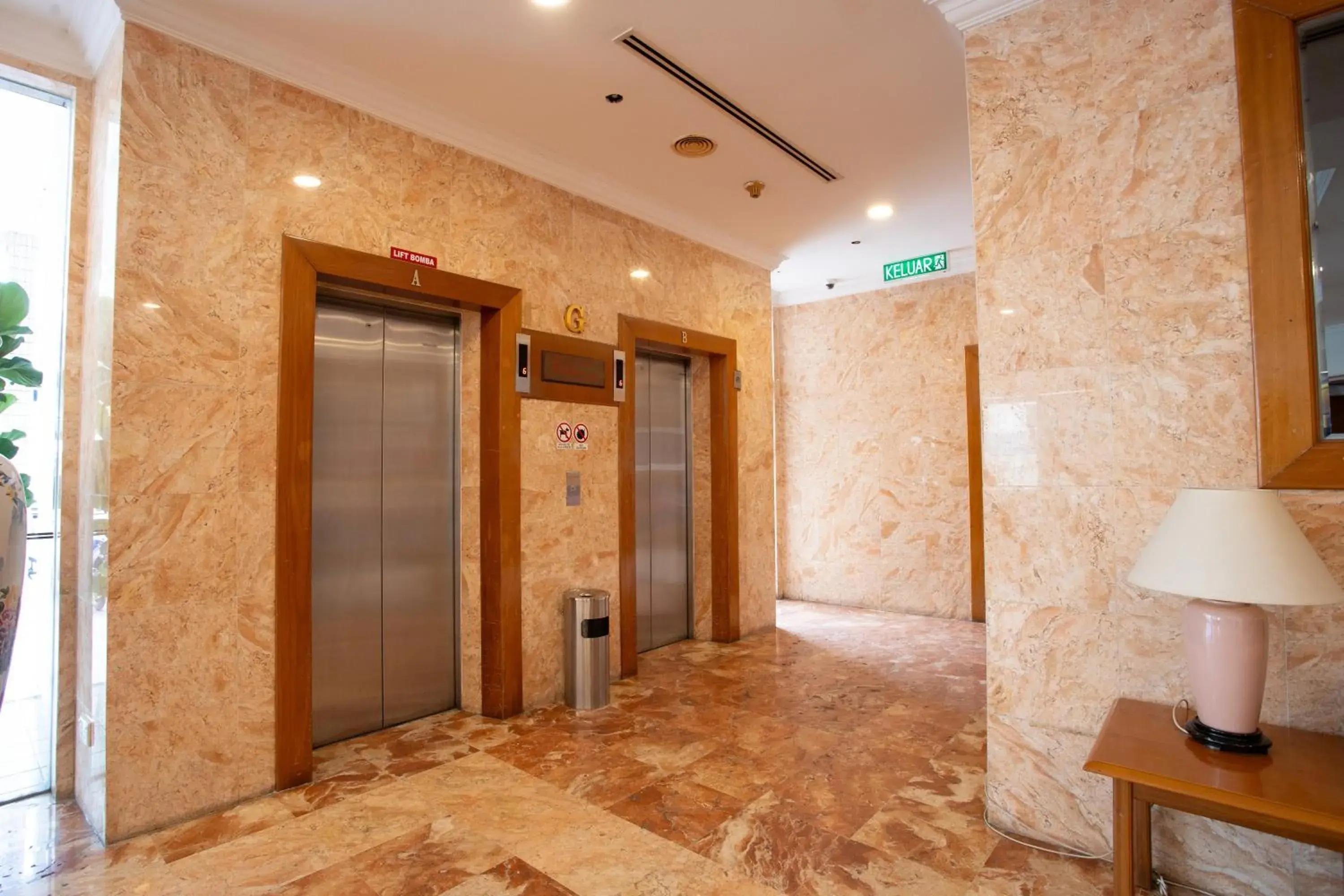 Property building in Somerset Hotel Property building in Somerset Hotel