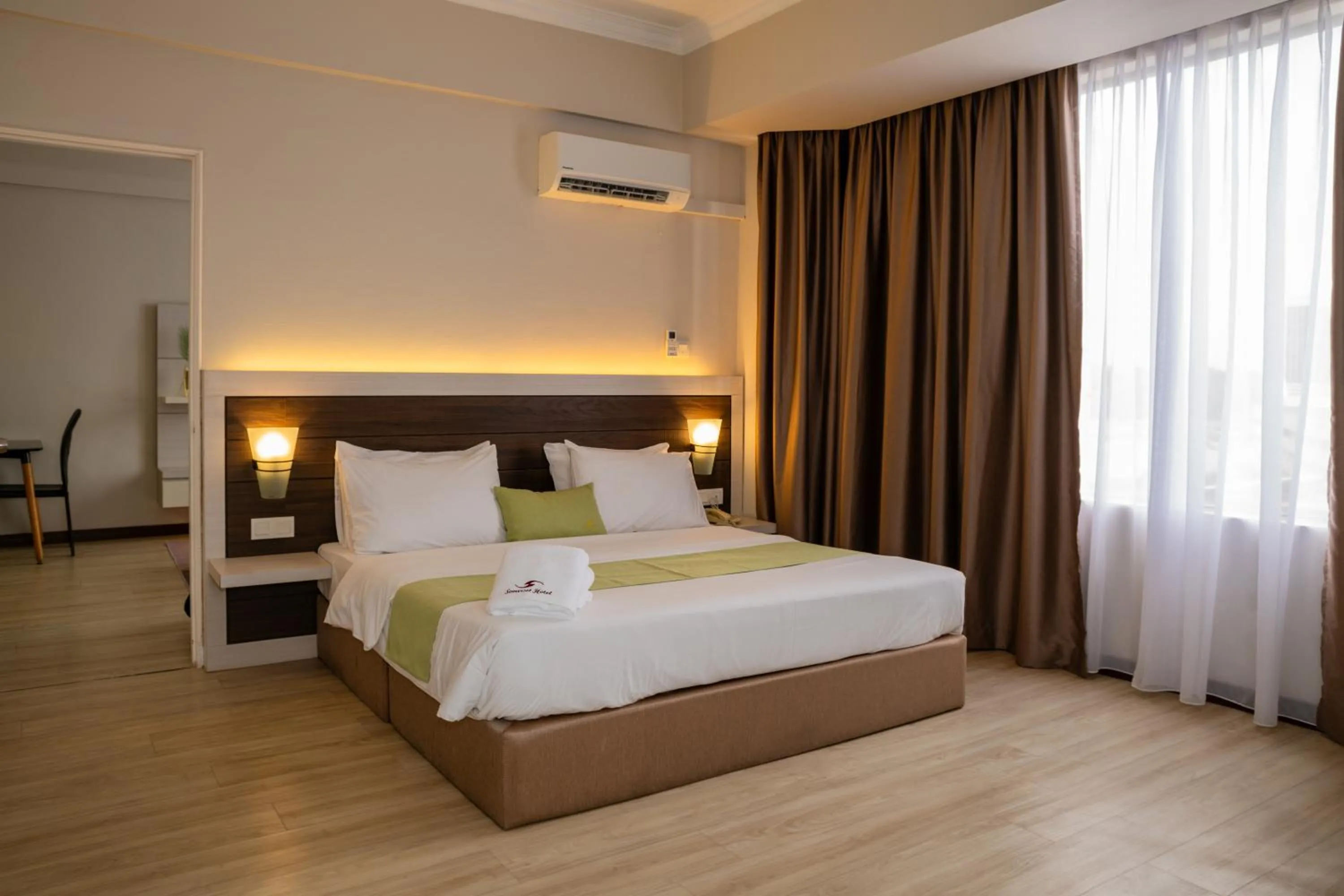 Bed in Somerset Hotel