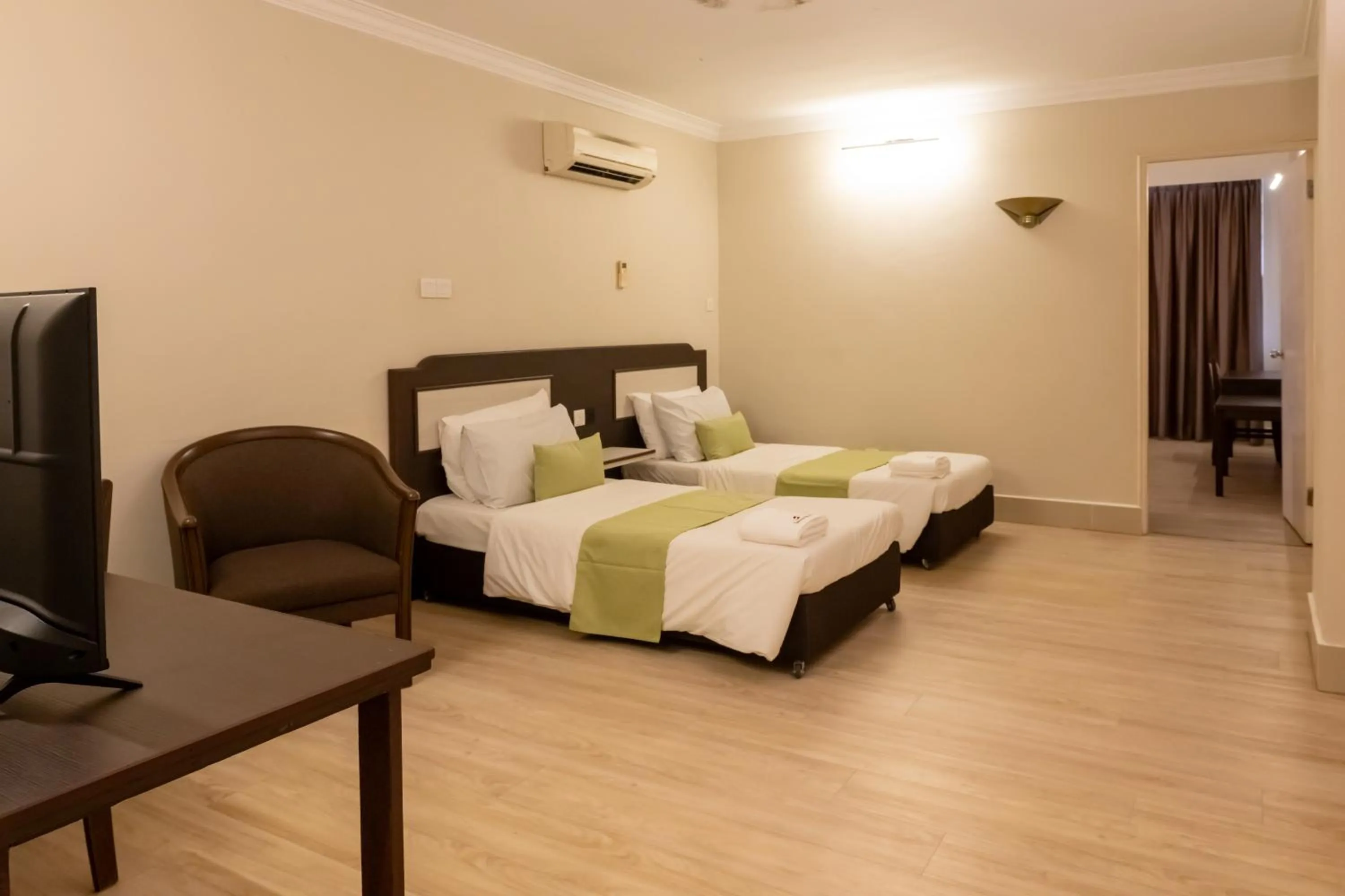 Bed in Somerset Hotel