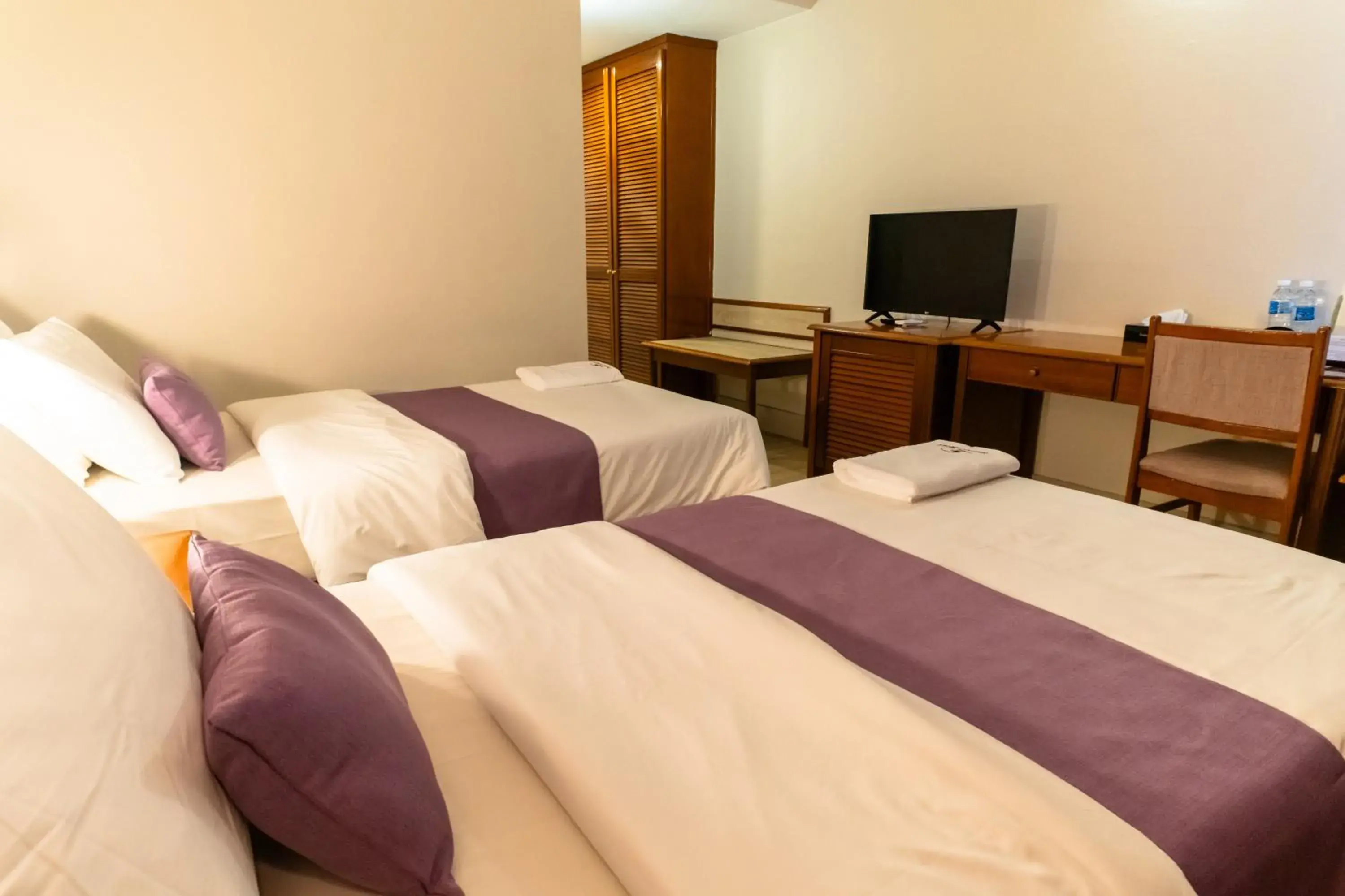 Bed in Somerset Hotel Bed in Somerset Hotel