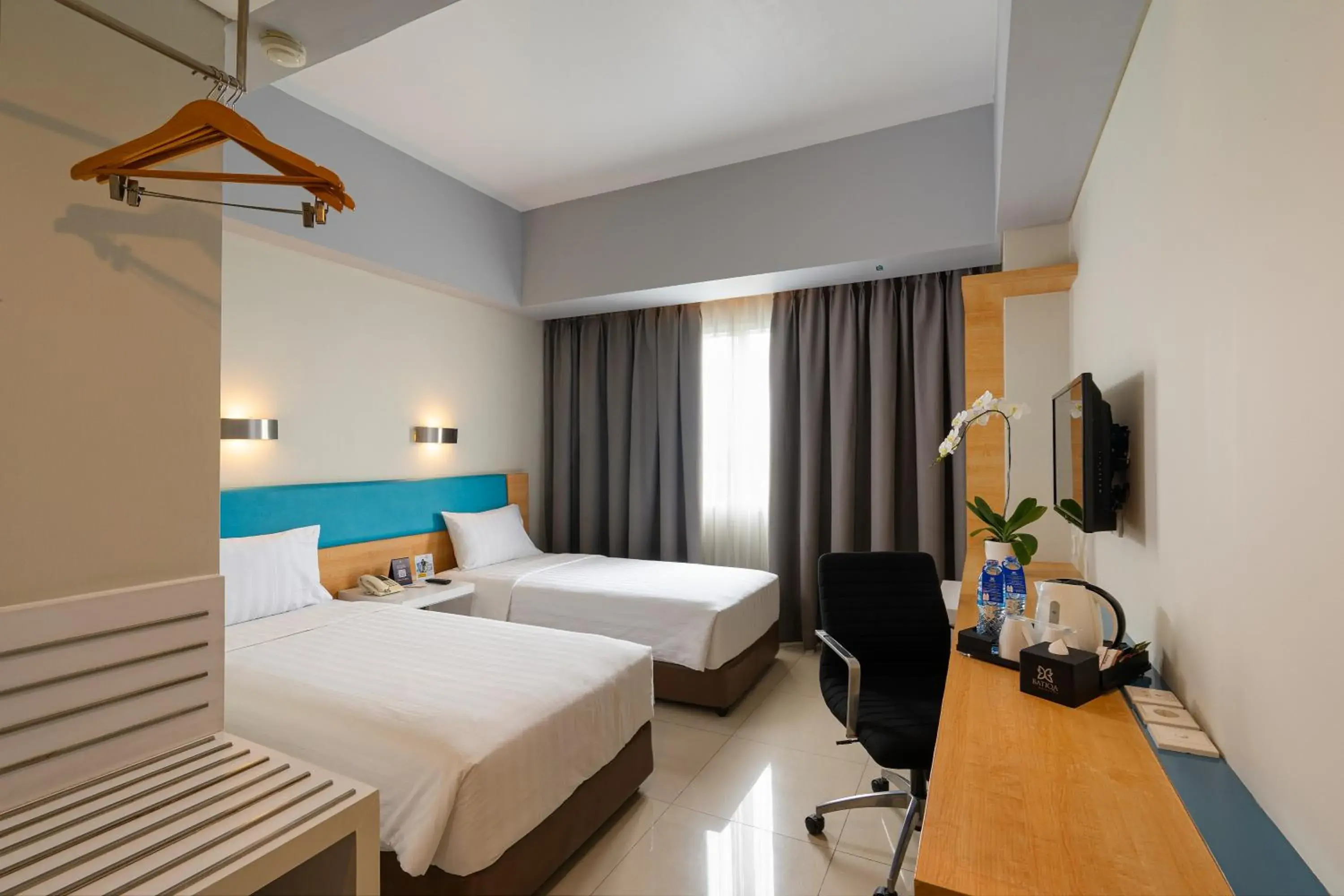 Superior Twin Room in BATIQA Hotel & Apartments Karawang Superior Twin Room in BATIQA Hotel & Apartments Karawang