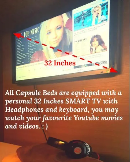 TV and multimedia in Chic Capsule Otel