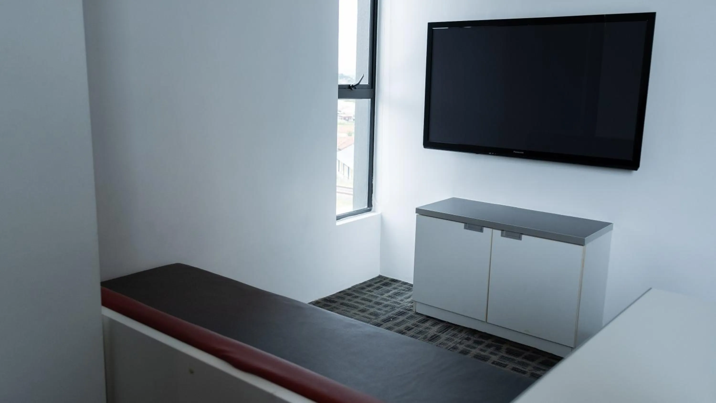 TV and multimedia in Beverly Hotel