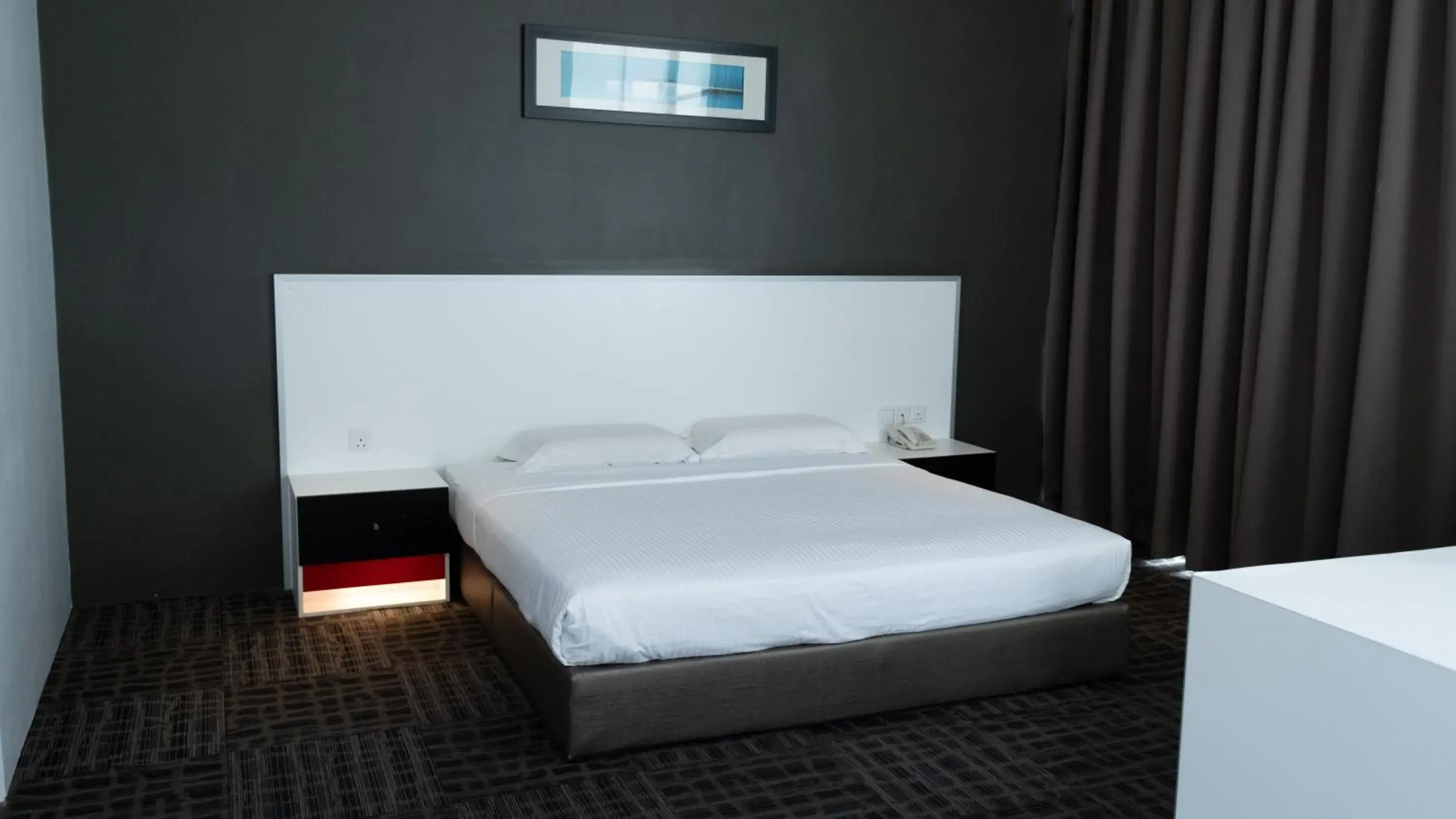 Photo of the whole room, Bed in Beverly Hotel Photo of the whole room, Bed in Beverly Hotel