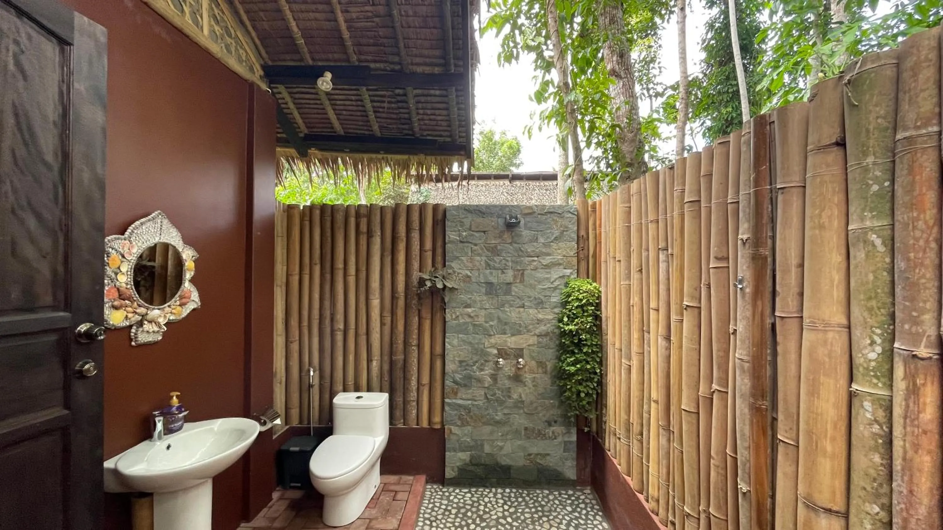 Shower in Fox & The Firefly Cottages