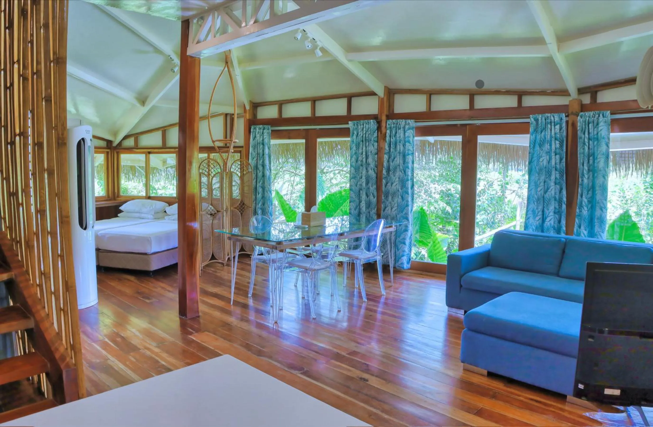 Living room, Bed in Fox & The Firefly Cottages