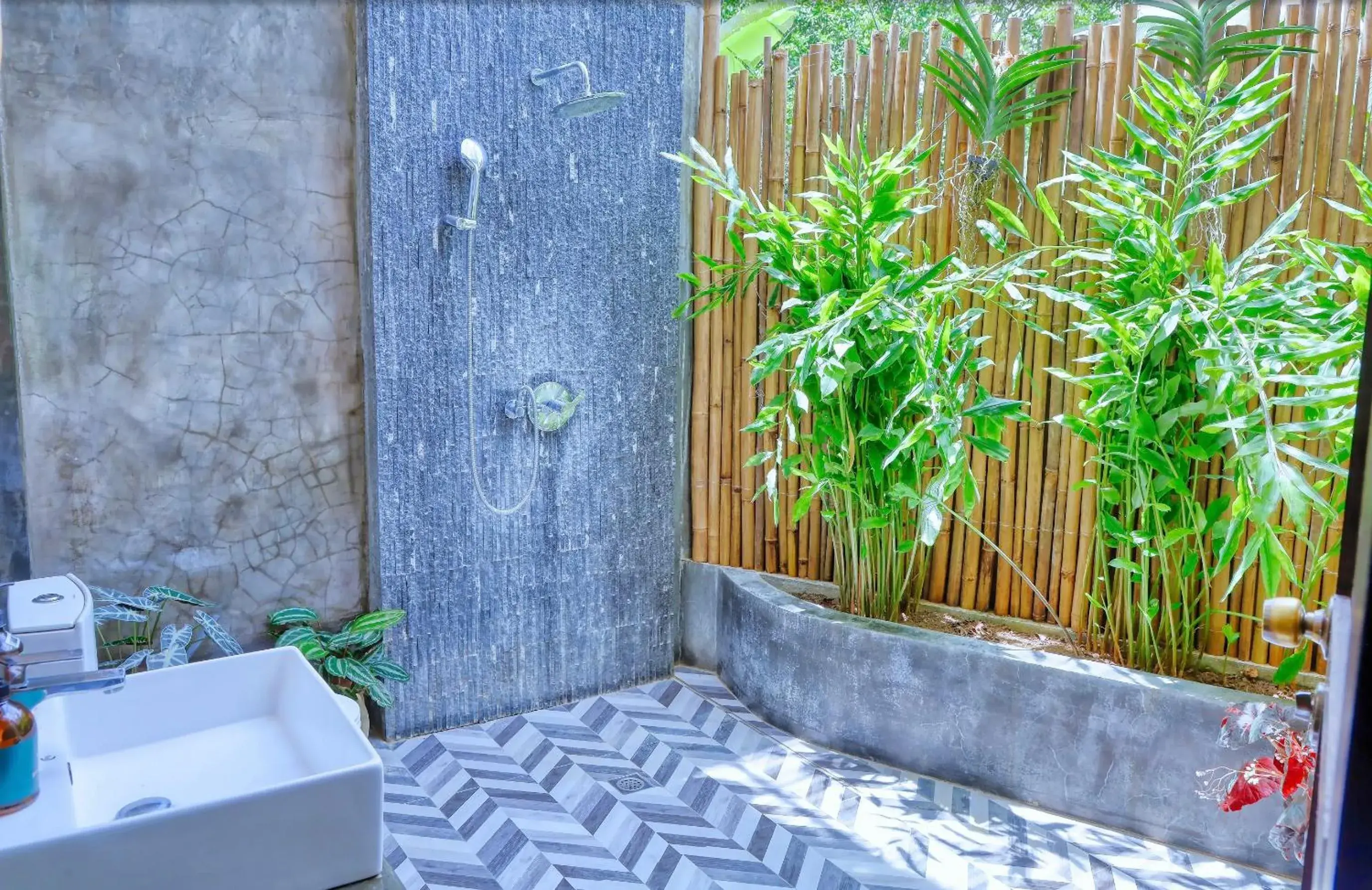 Bathroom in Fox & The Firefly Cottages Bathroom in Fox & The Firefly Cottages