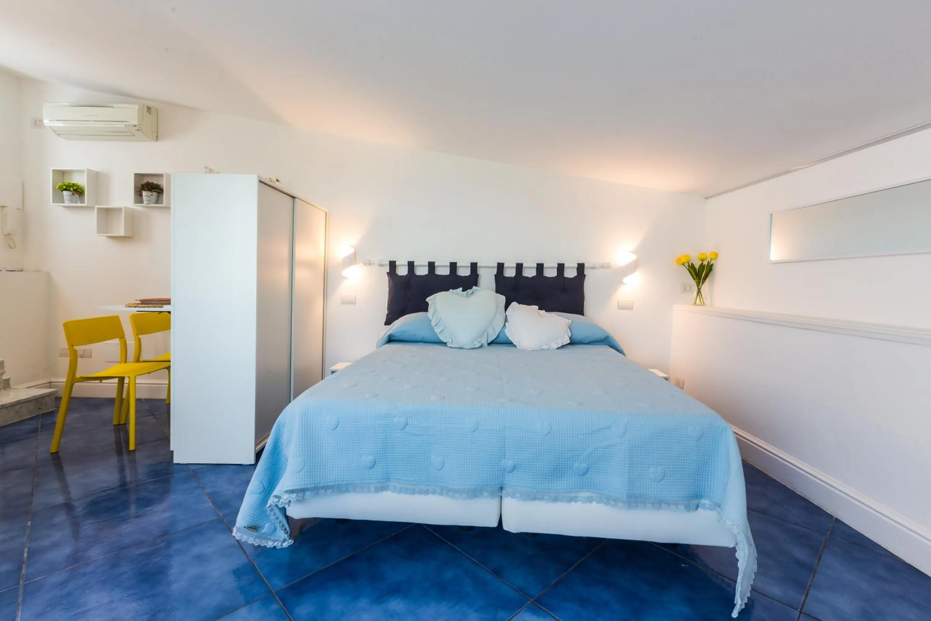 Bed in Beauty Home Sorrento