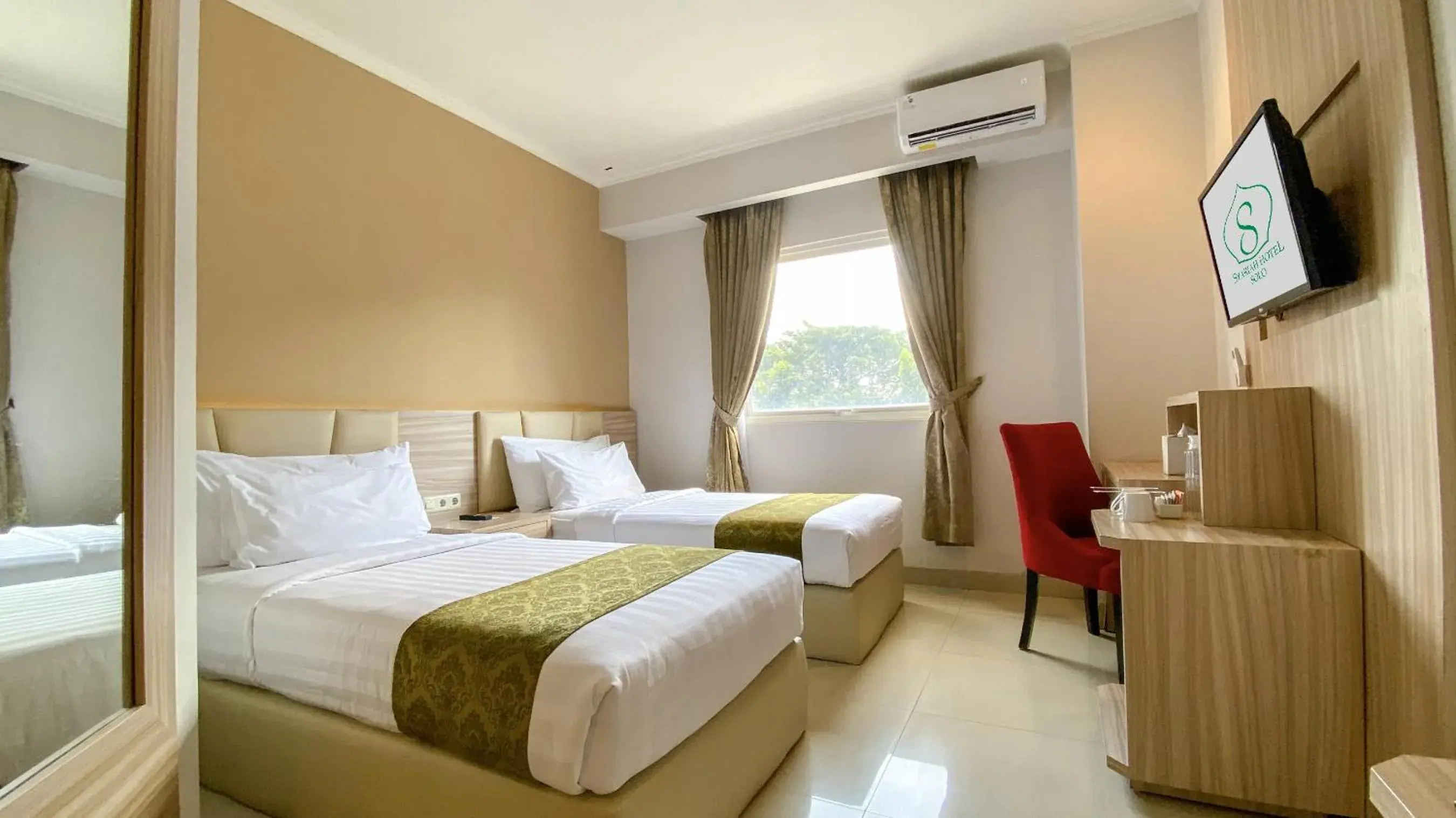 Standard Twin Room in Lorin Syariah Solo Hotel Standard Twin Room in Lorin Syariah Solo Hotel