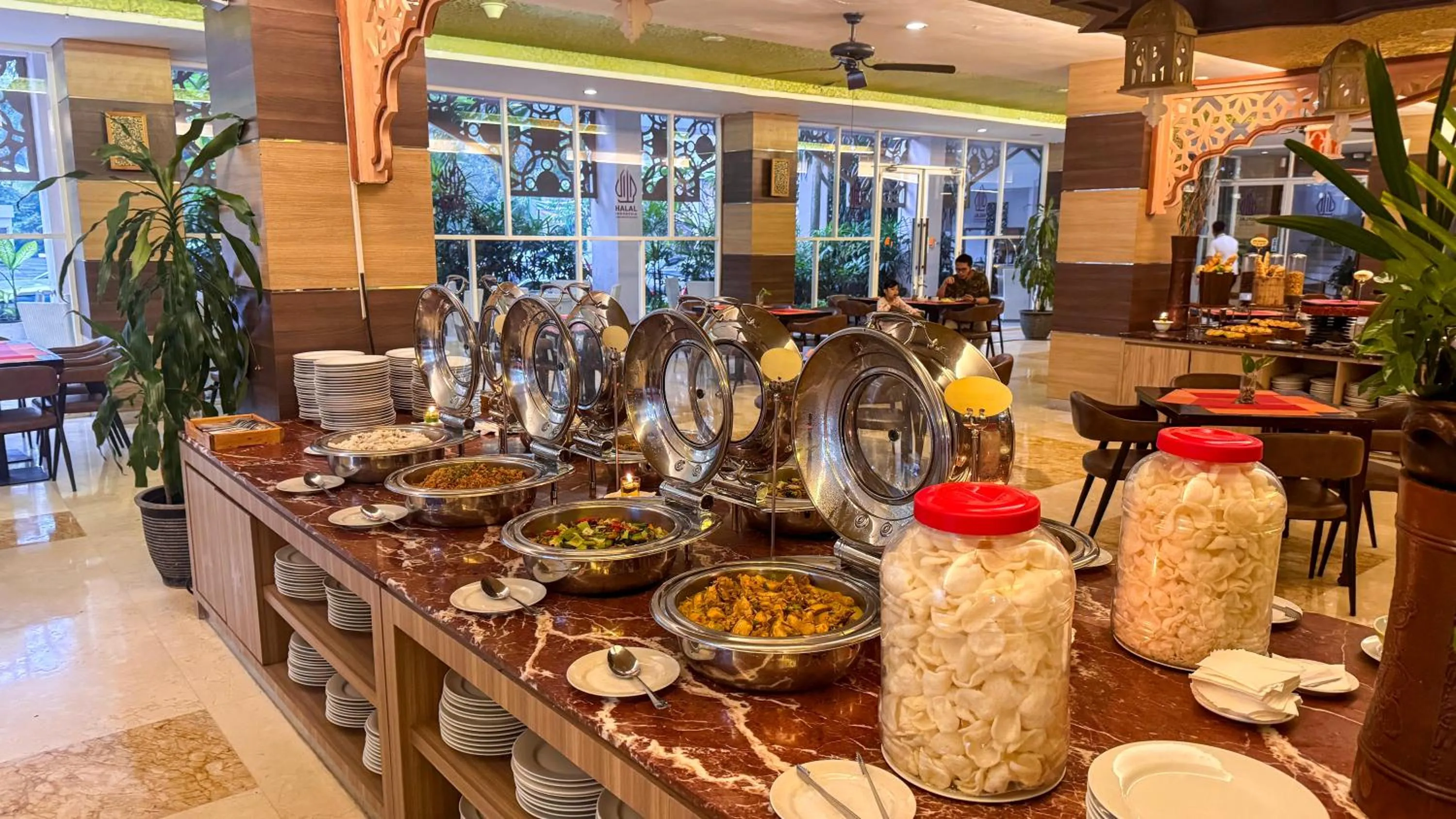 Restaurant/places to eat in Lorin Syariah Solo Hotel