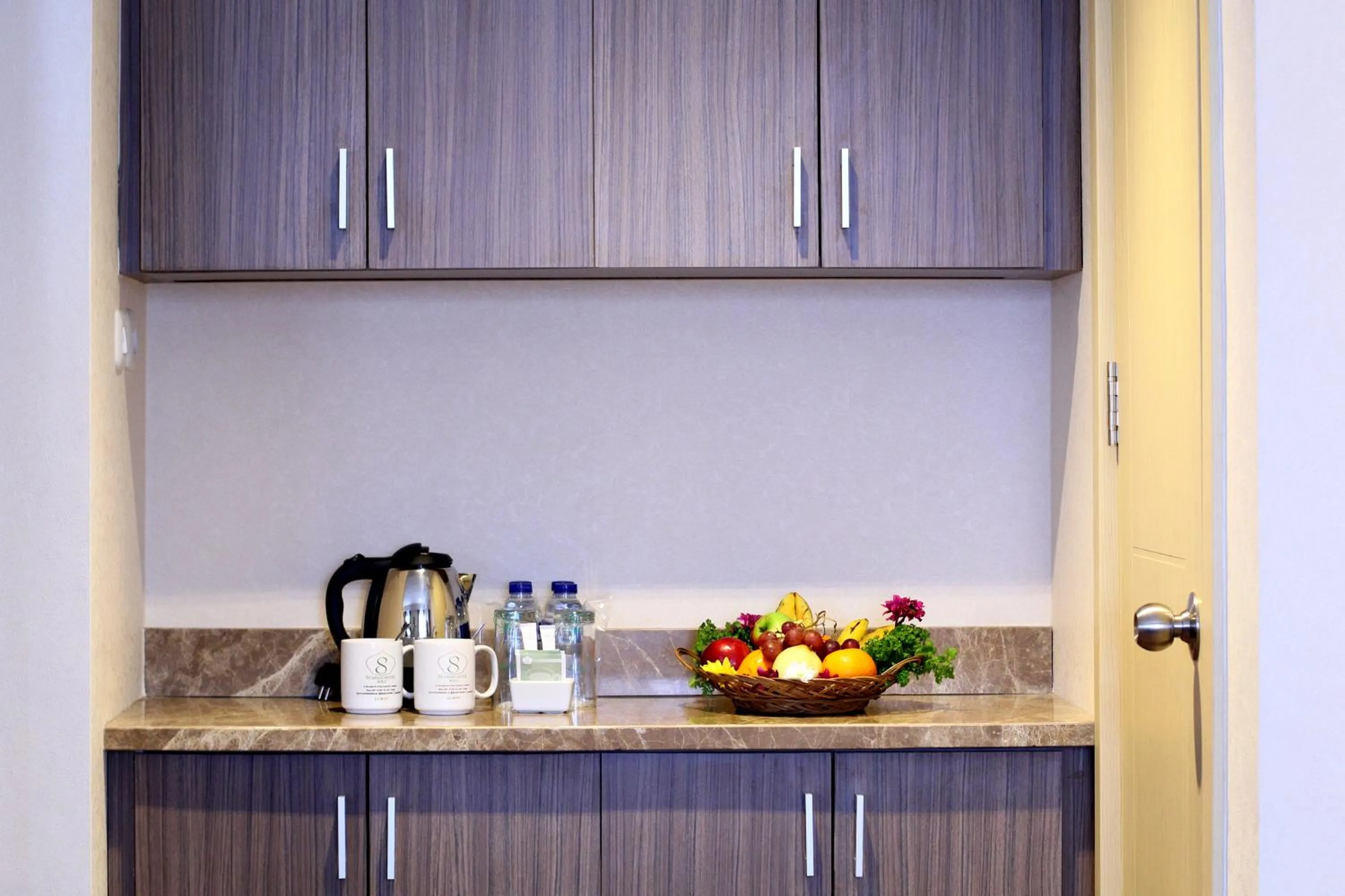 Coffee/tea facilities in Lorin Syariah Solo Hotel