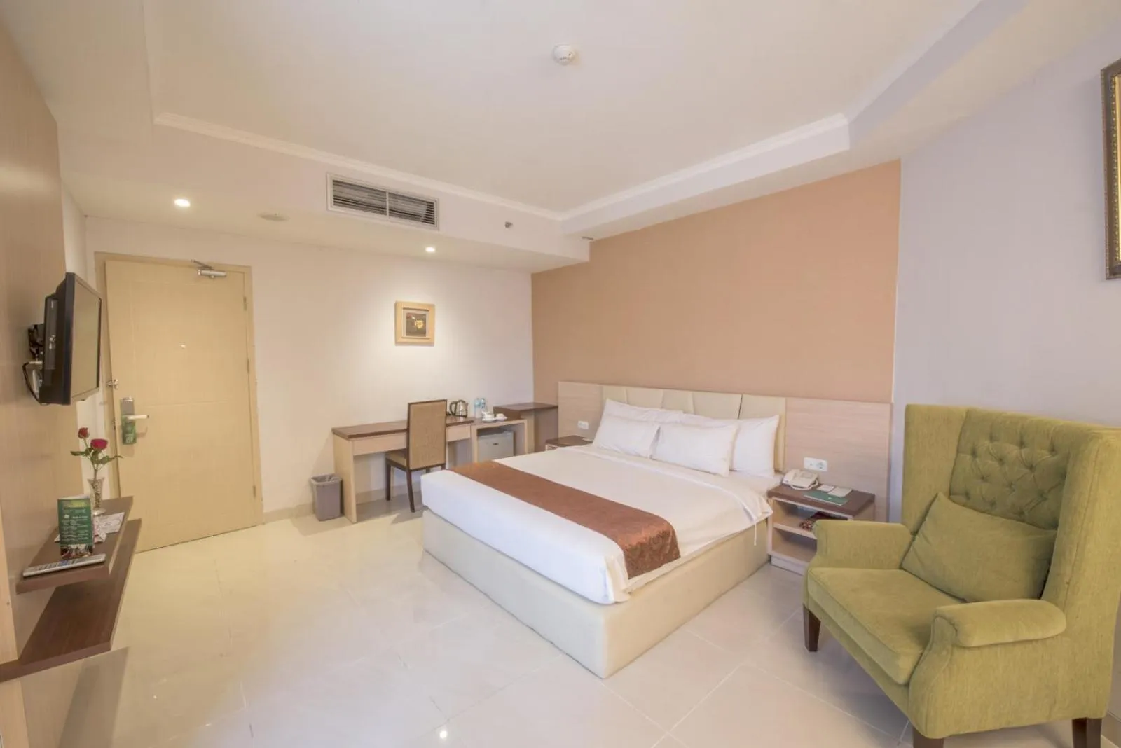 Bedroom, Bed in Lorin Syariah Solo Hotel