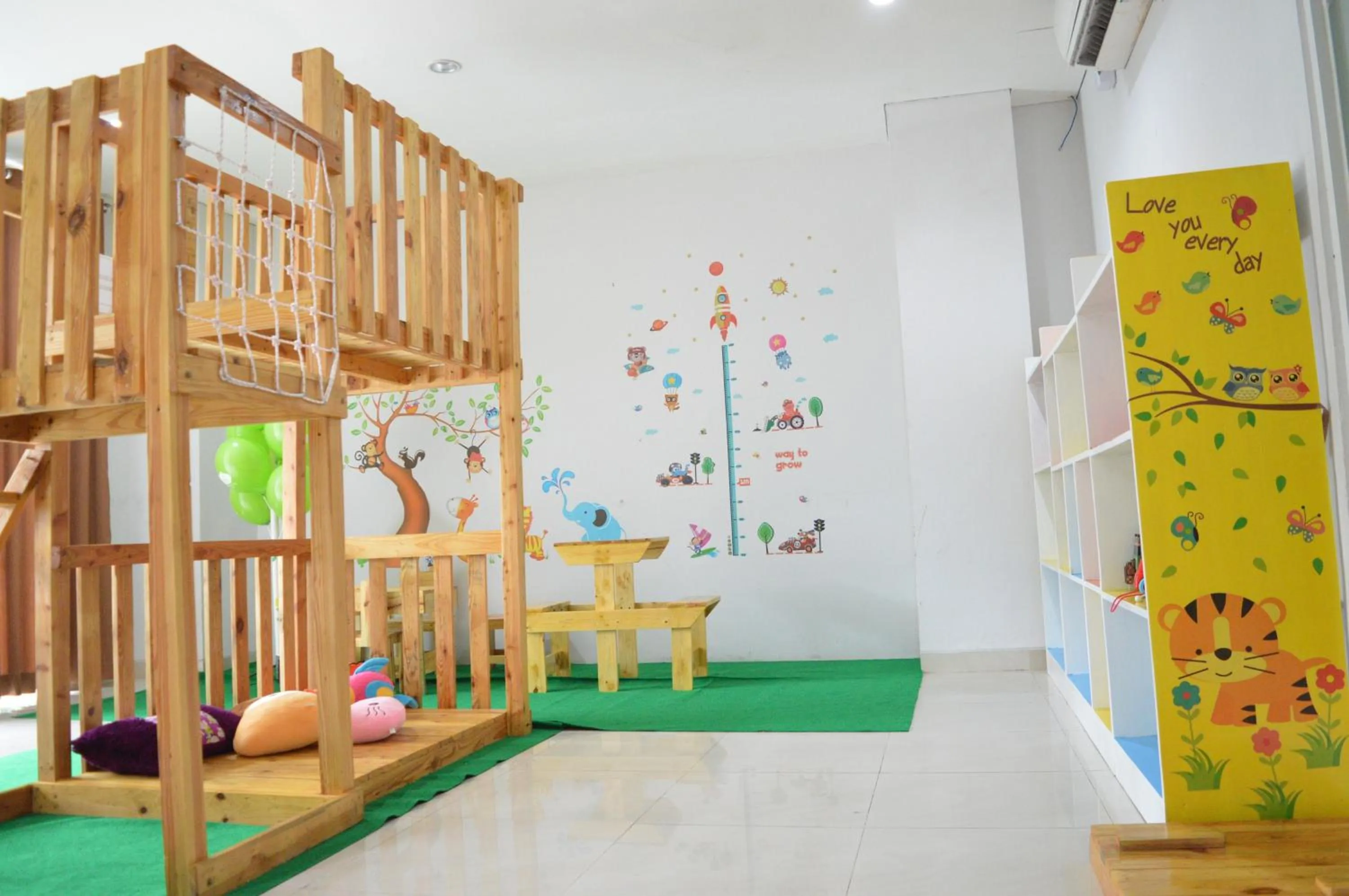 Area and facilities in Lorin Syariah Solo Hotel