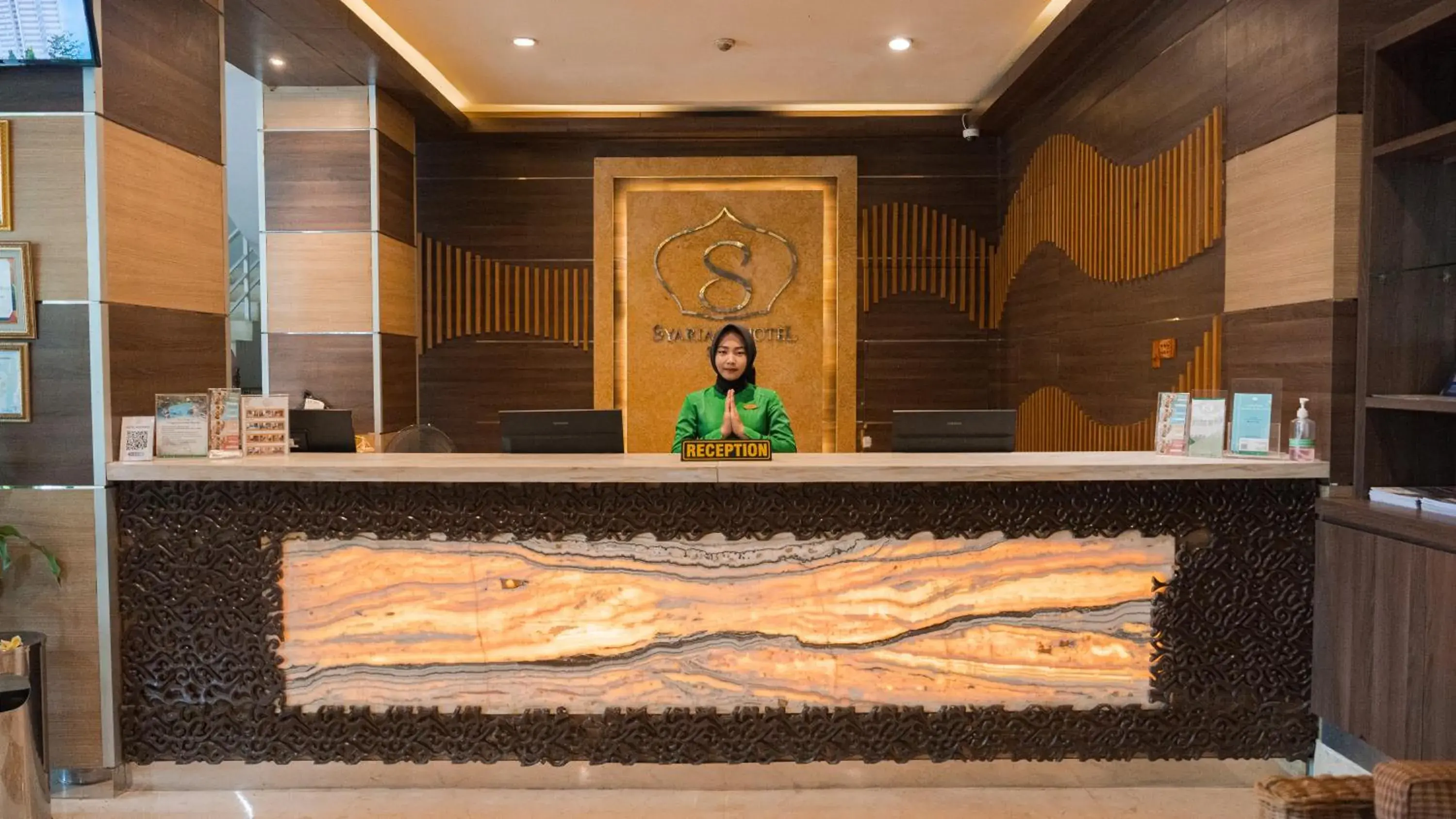 Lobby or reception in Lorin Syariah Solo Hotel Lobby or reception in Lorin Syariah Solo Hotel