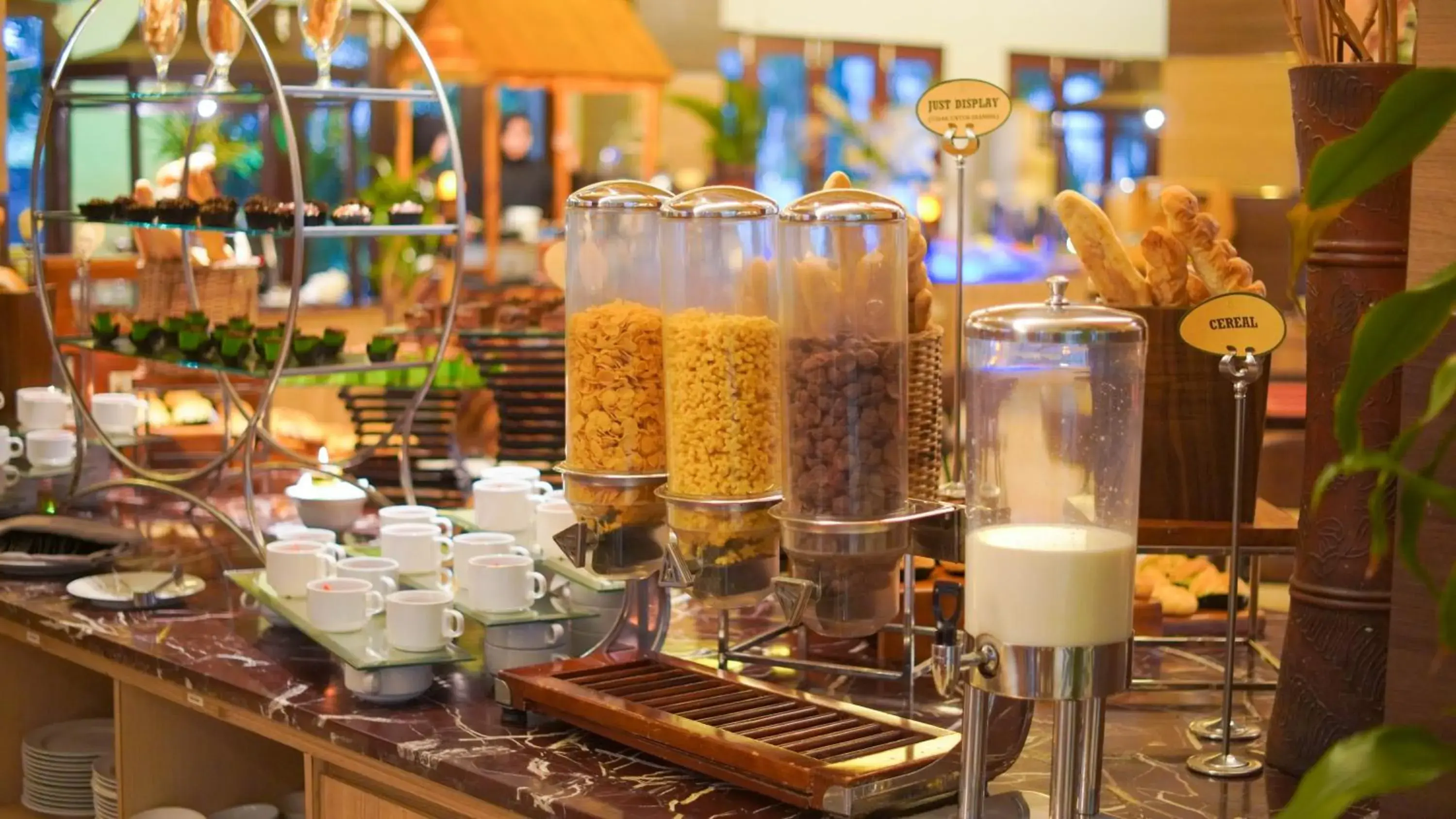 Restaurant/places to eat in Lorin Syariah Solo Hotel Restaurant/places to eat in Lorin Syariah Solo Hotel