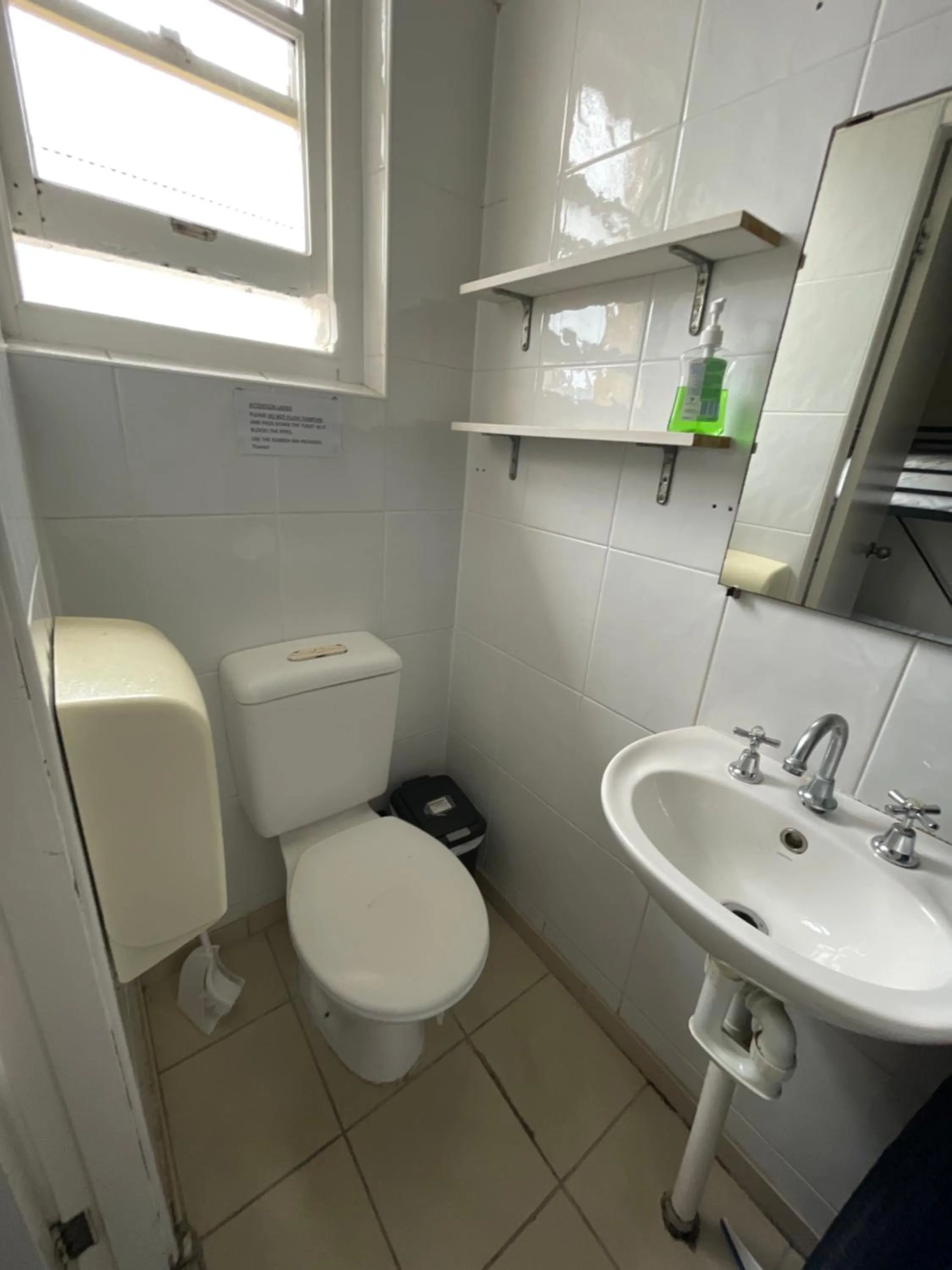 Toilet in Manly Bunkhouse