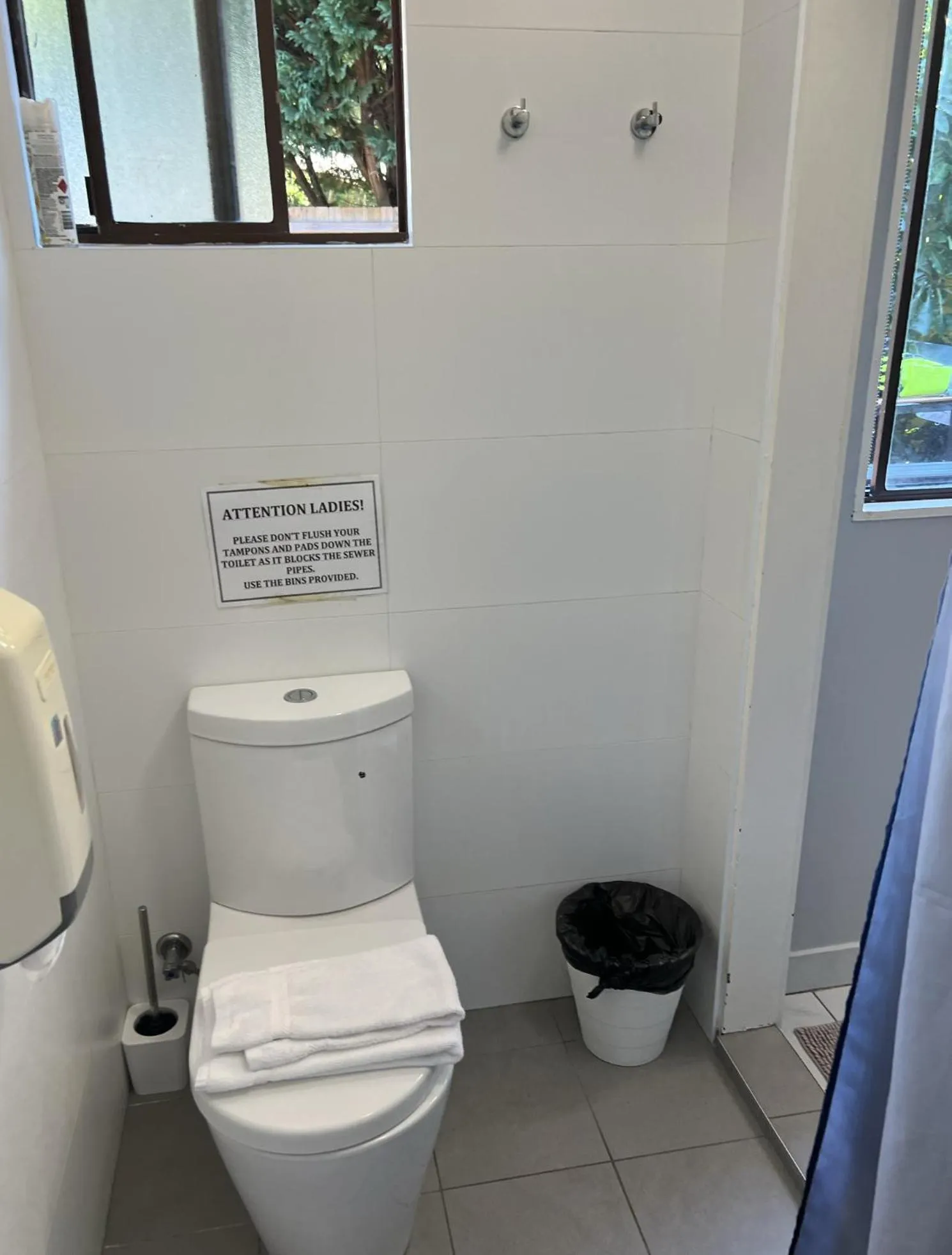 Toilet in Manly Bunkhouse