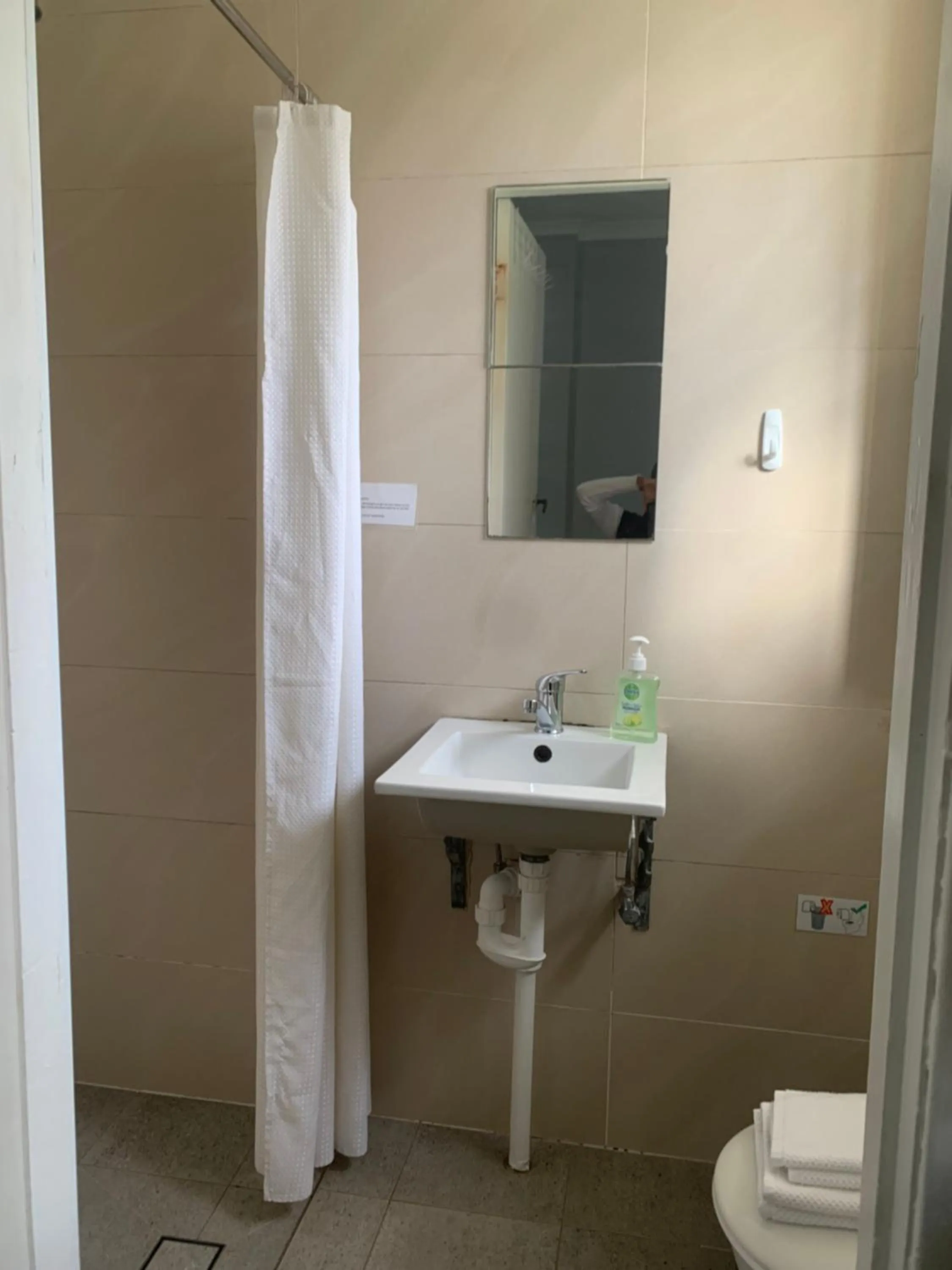 Bathroom in Manly Bunkhouse