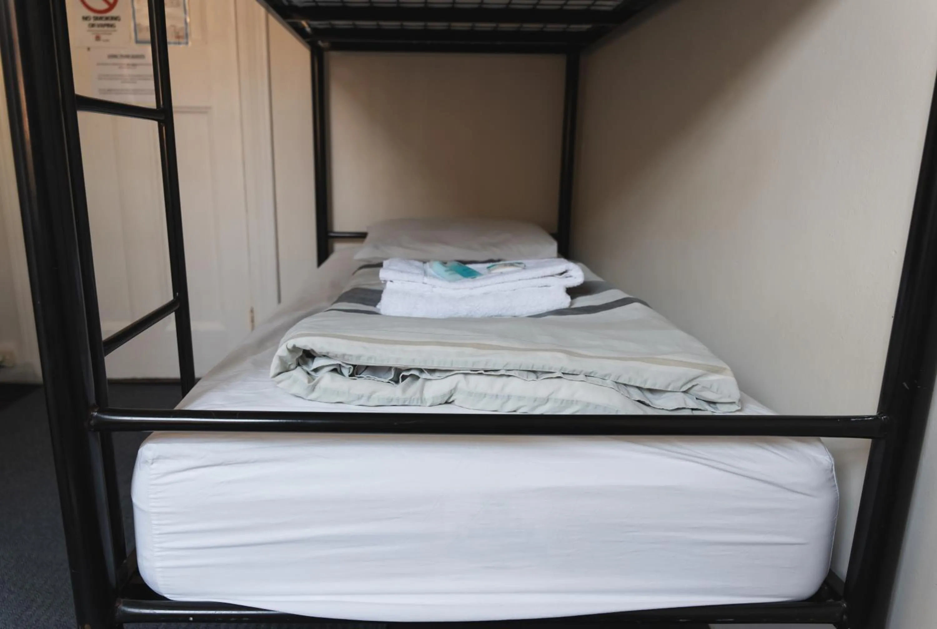 bunk bed, Bed in Manly Bunkhouse