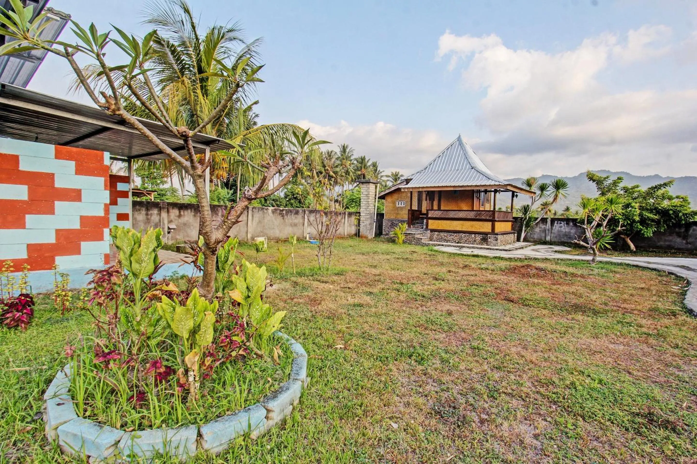 Facade/entrance in OYO 93121 Abi Bungalow & Hostel