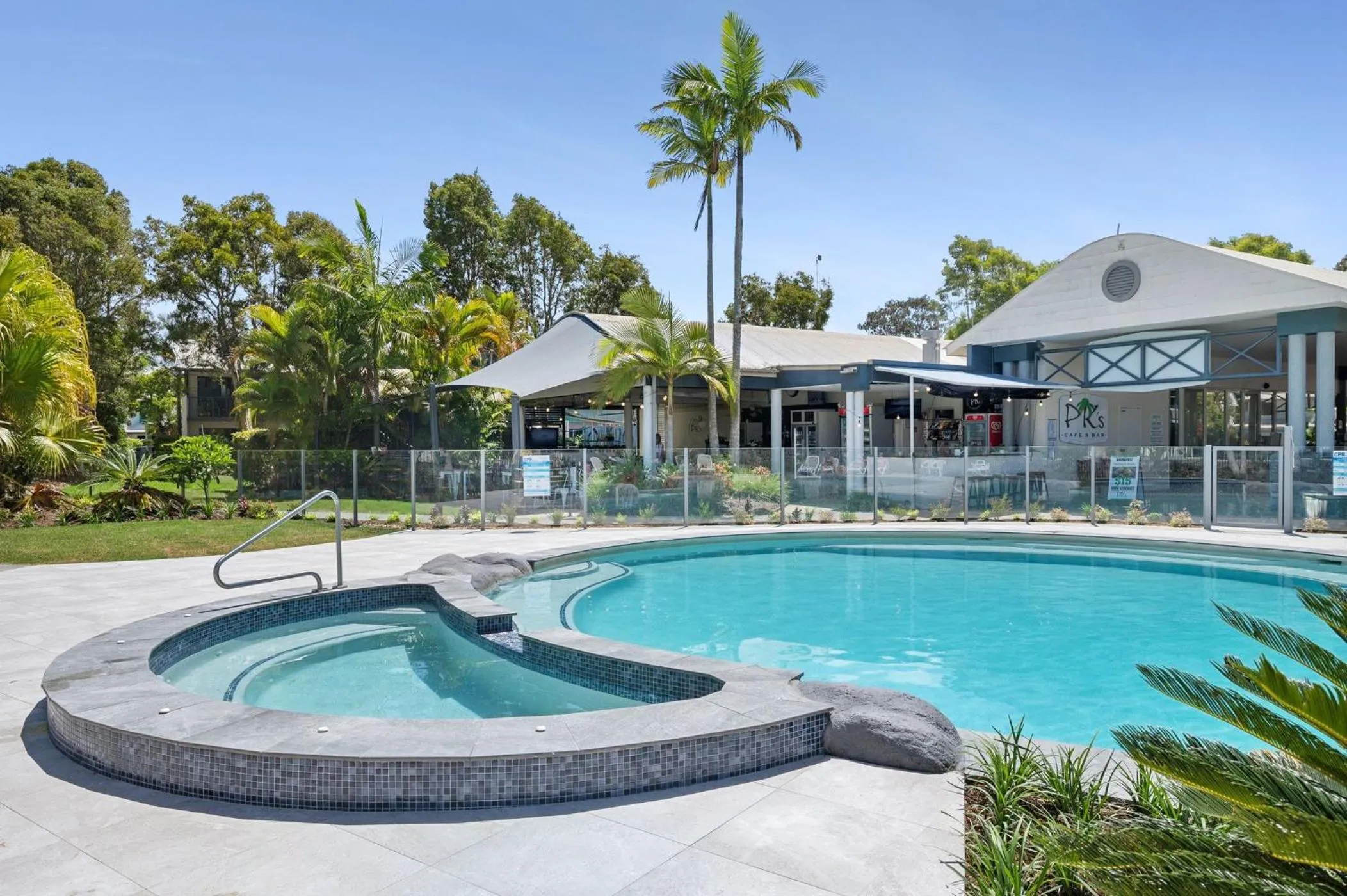 Sun Drenched Unit in Noosaville