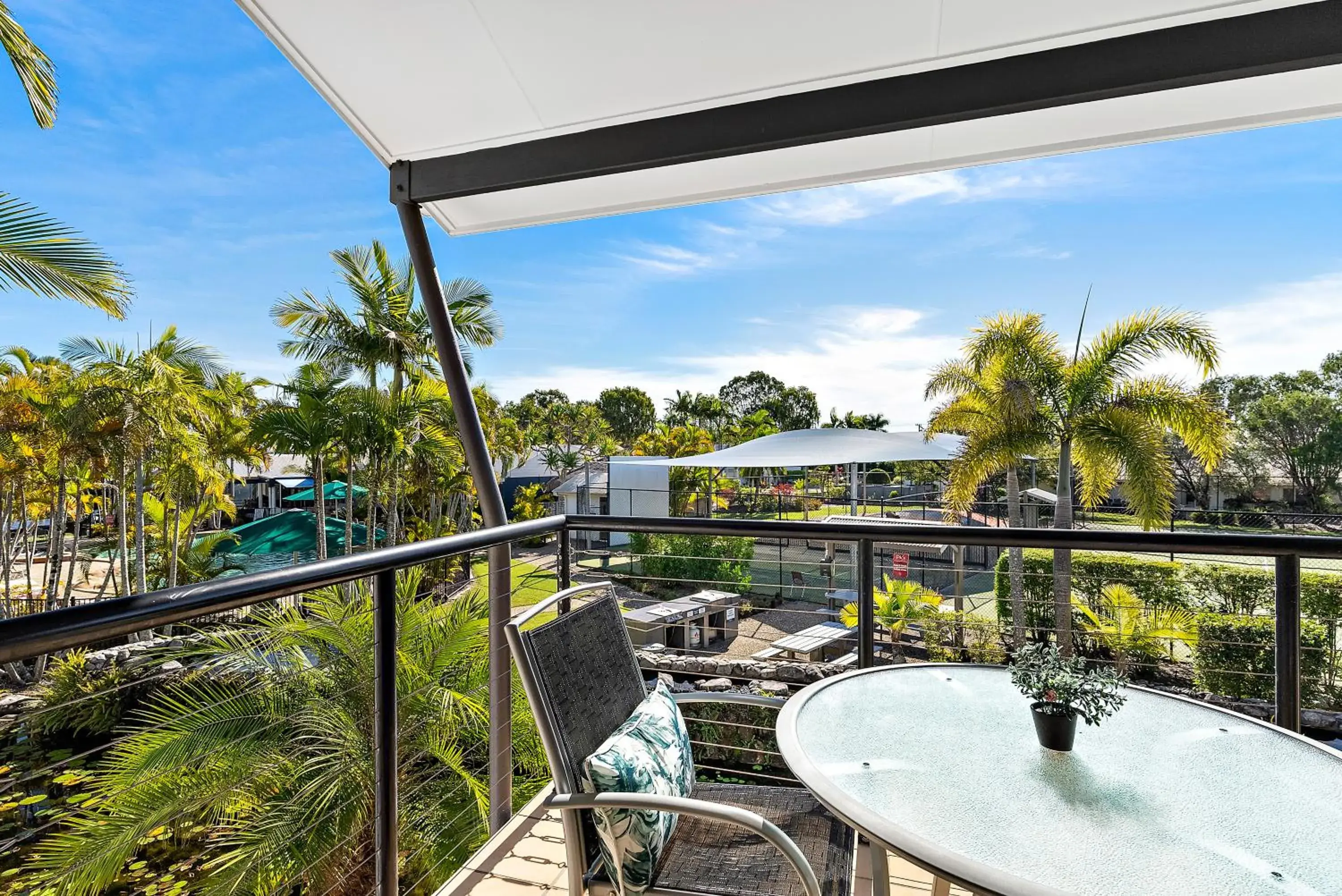 Sun Drenched Unit in Noosaville Sun Drenched Unit in Noosaville