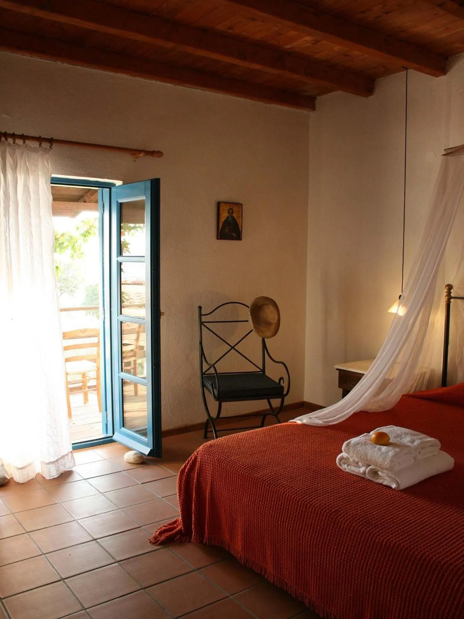 Bed in Skites Hotel Bungalows