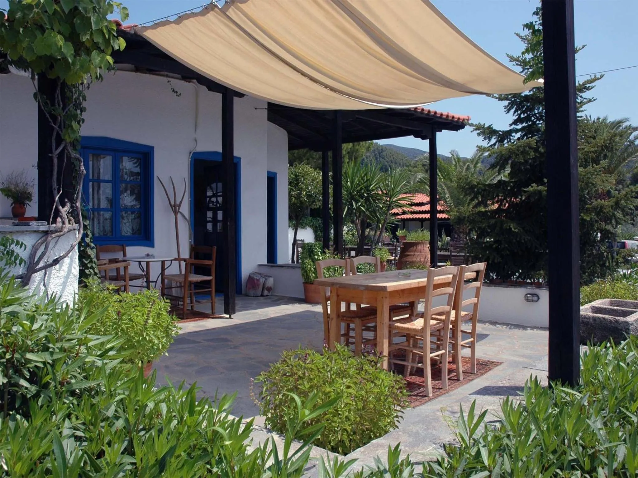 Restaurant/places to eat in Skites Hotel Bungalows
