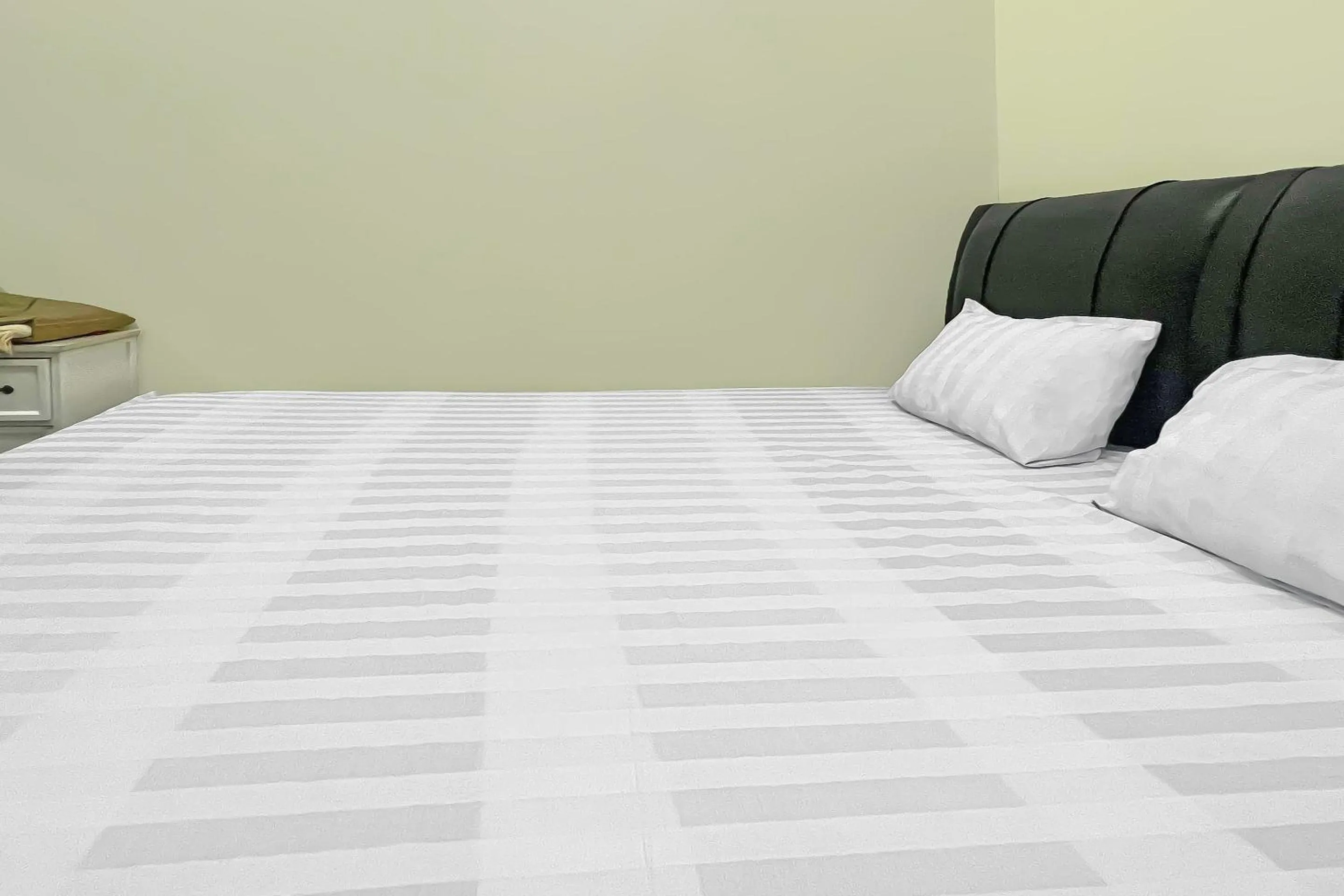 Bedroom, Bed in Hotel O Wisma Dg Tata