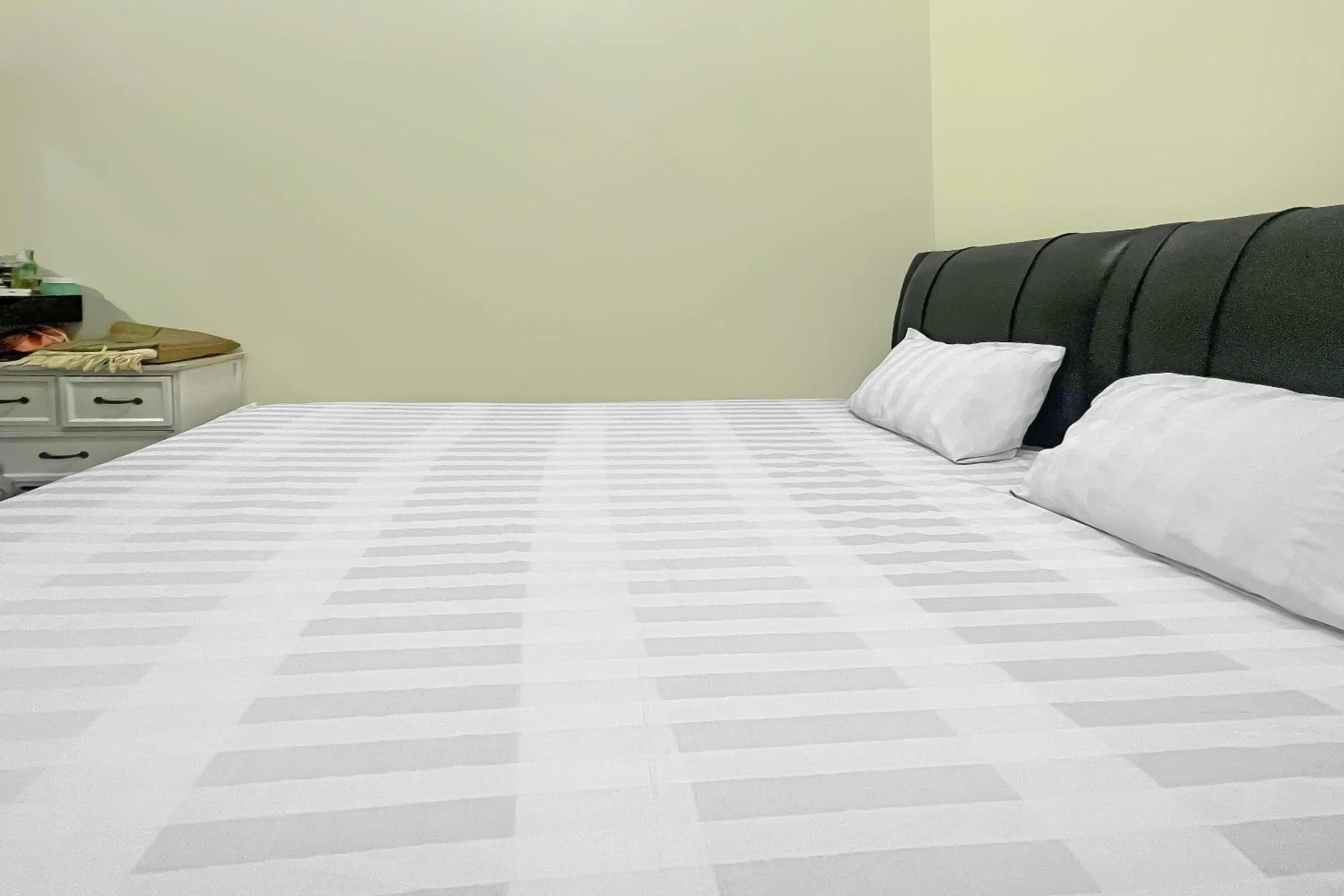 Bedroom, Bed in Hotel O Wisma Dg Tata