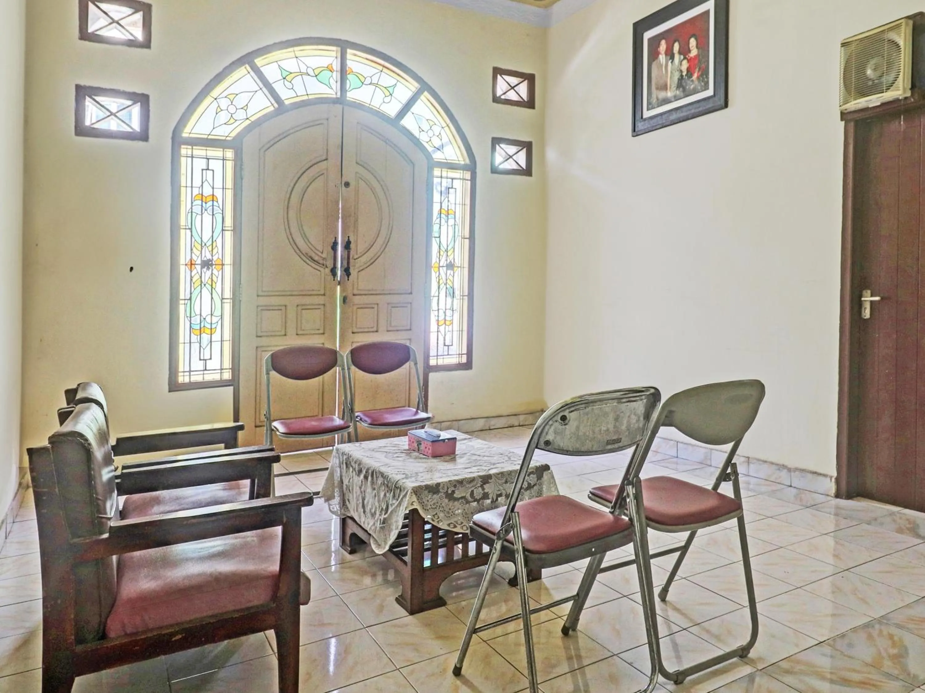 Lobby or reception in Hotel O Excellent Kost