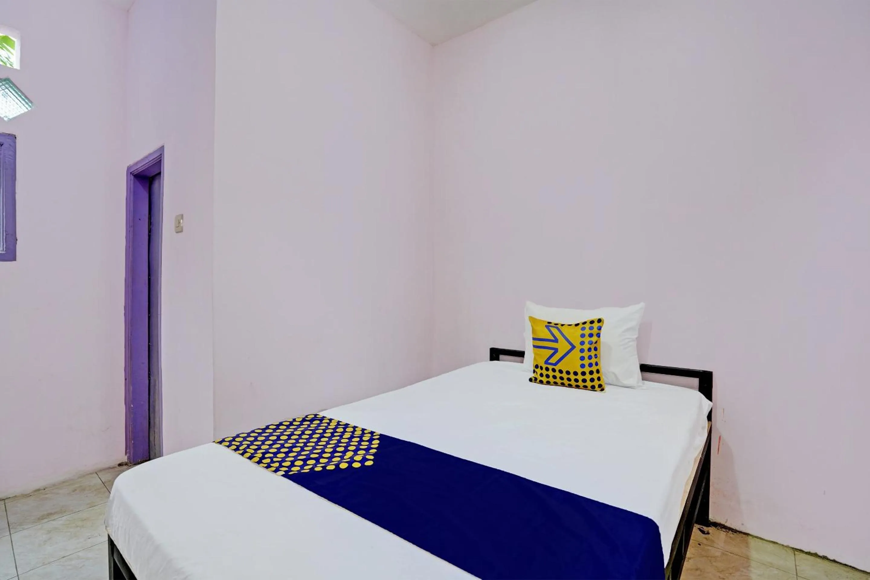 Bedroom, Bed in Hotel O Kemangi Asri Kost