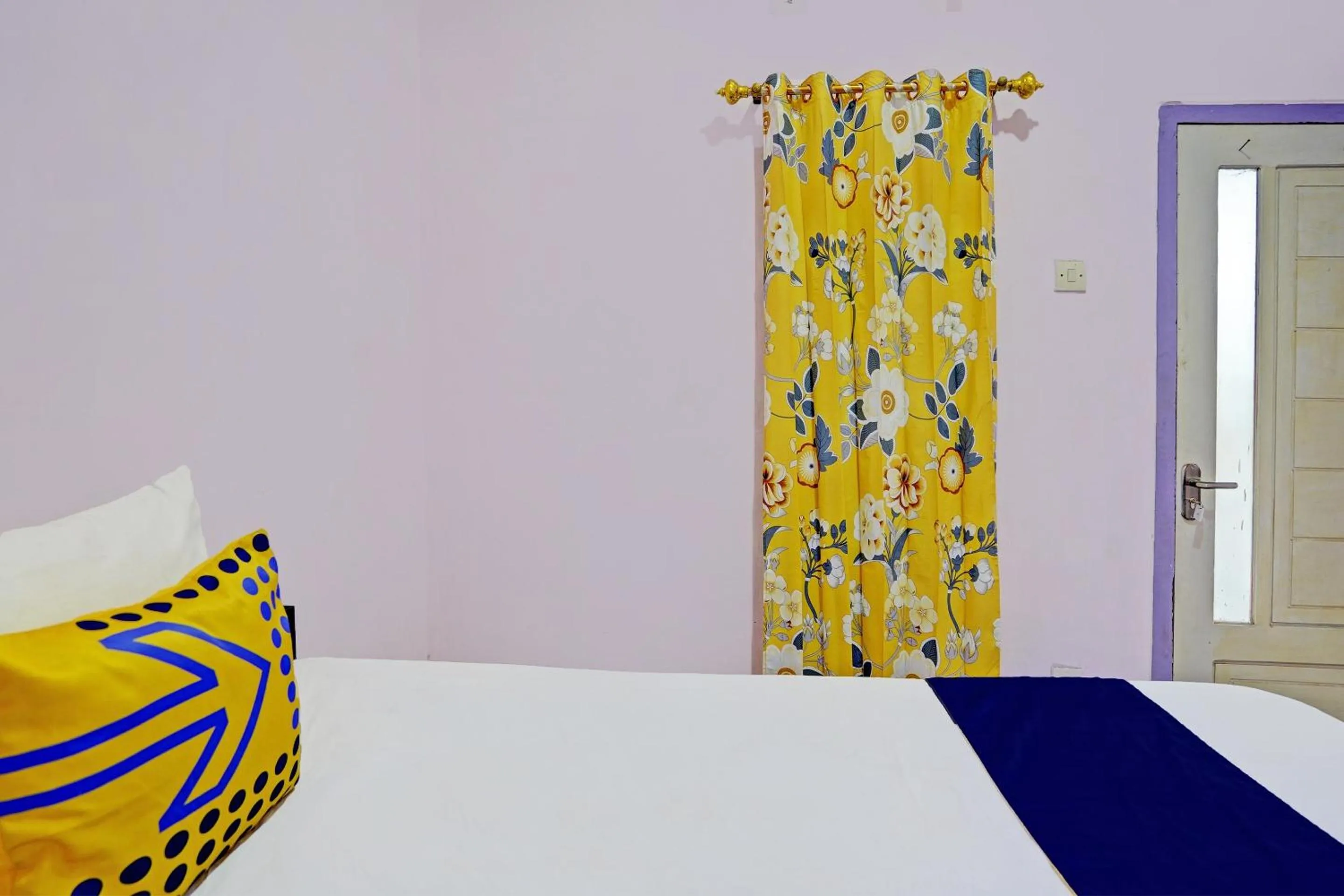 Bedroom, Bed in Hotel O Kemangi Asri Kost