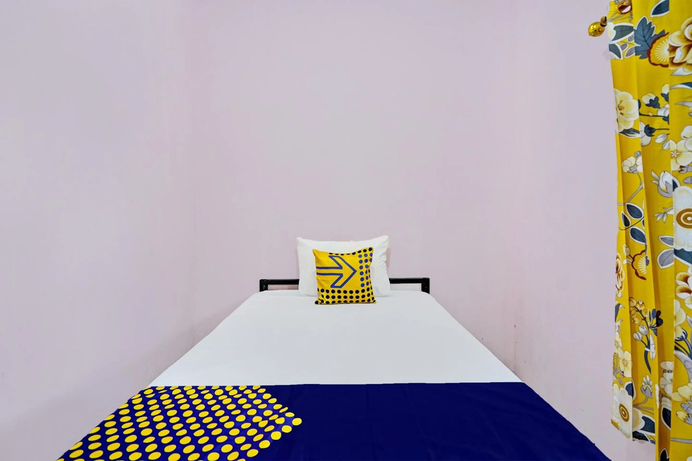 Bedroom, Bed in Hotel O Kemangi Asri Kost