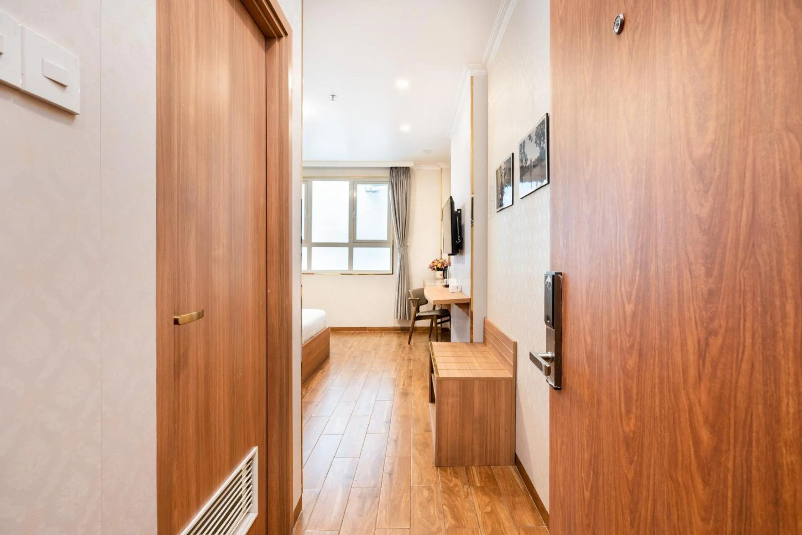 Luna Saigon Hotel - Bui Vien Walking Street