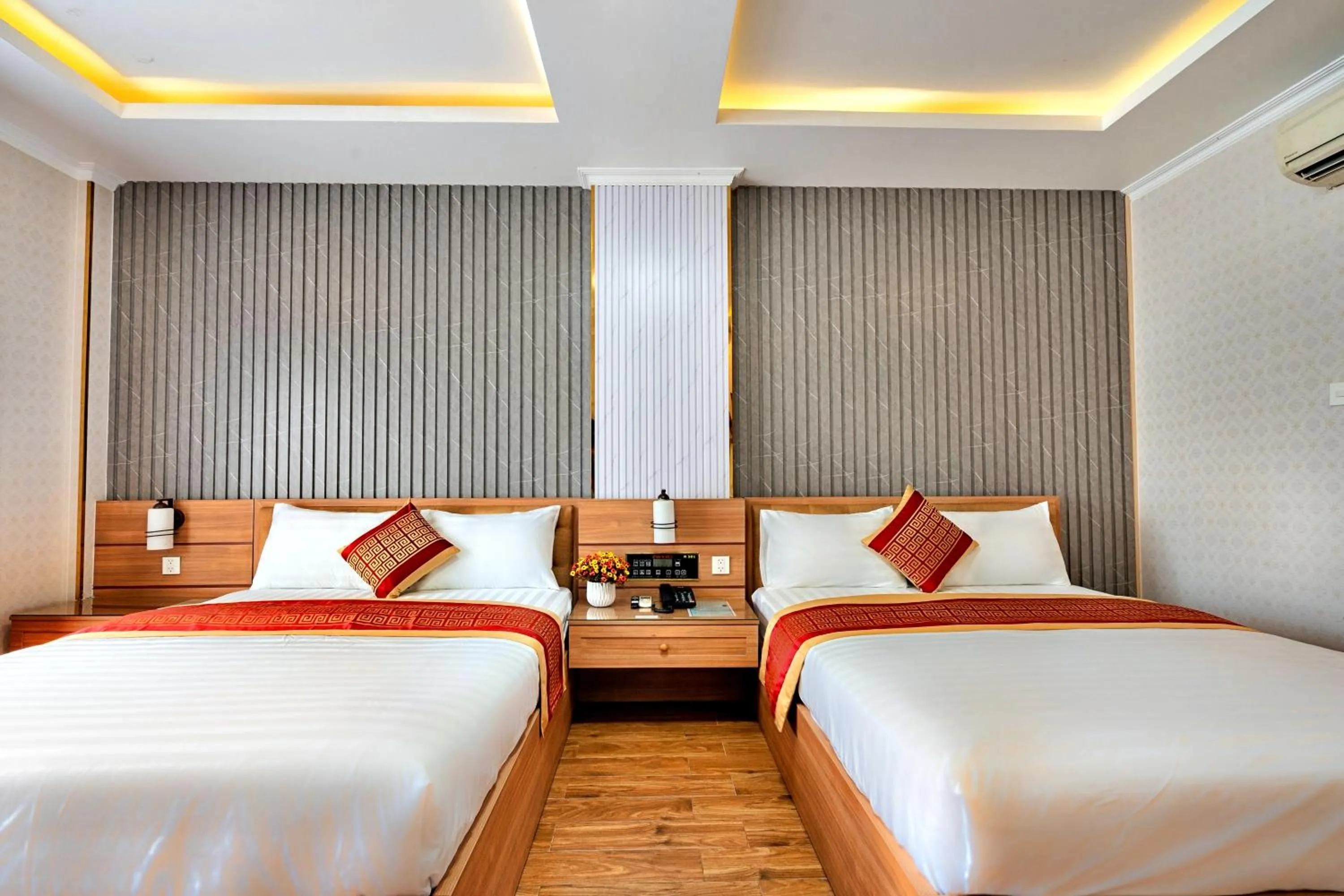 Bed in Luna Saigon Hotel - Bui Vien Walking Street