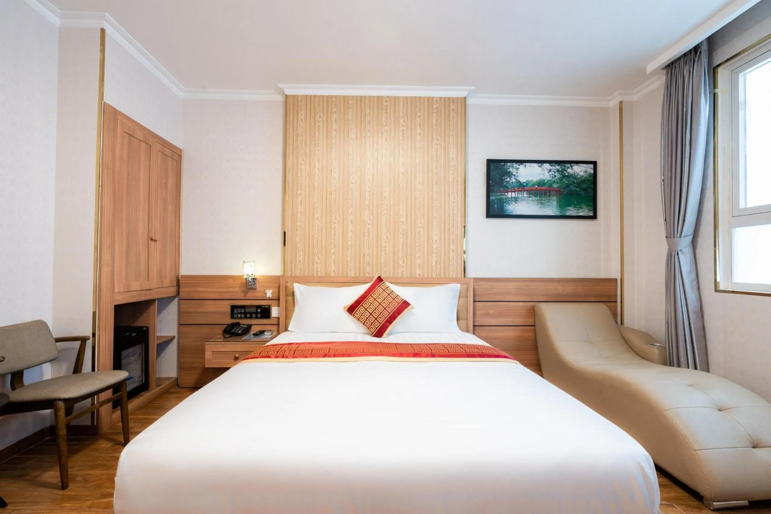 Bed in Luna Saigon Hotel - Bui Vien Walking Street