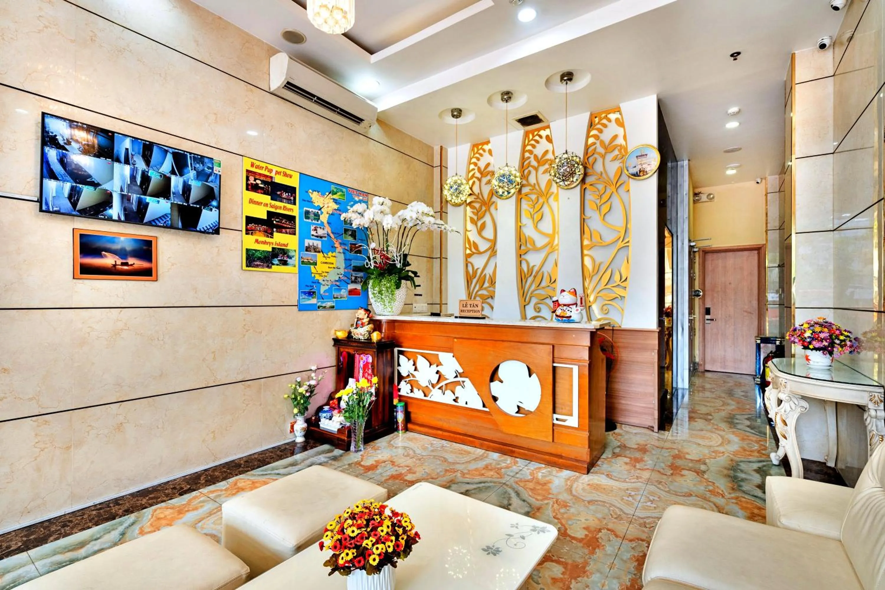 Living room in Luna Saigon Hotel - Bui Vien Walking Street