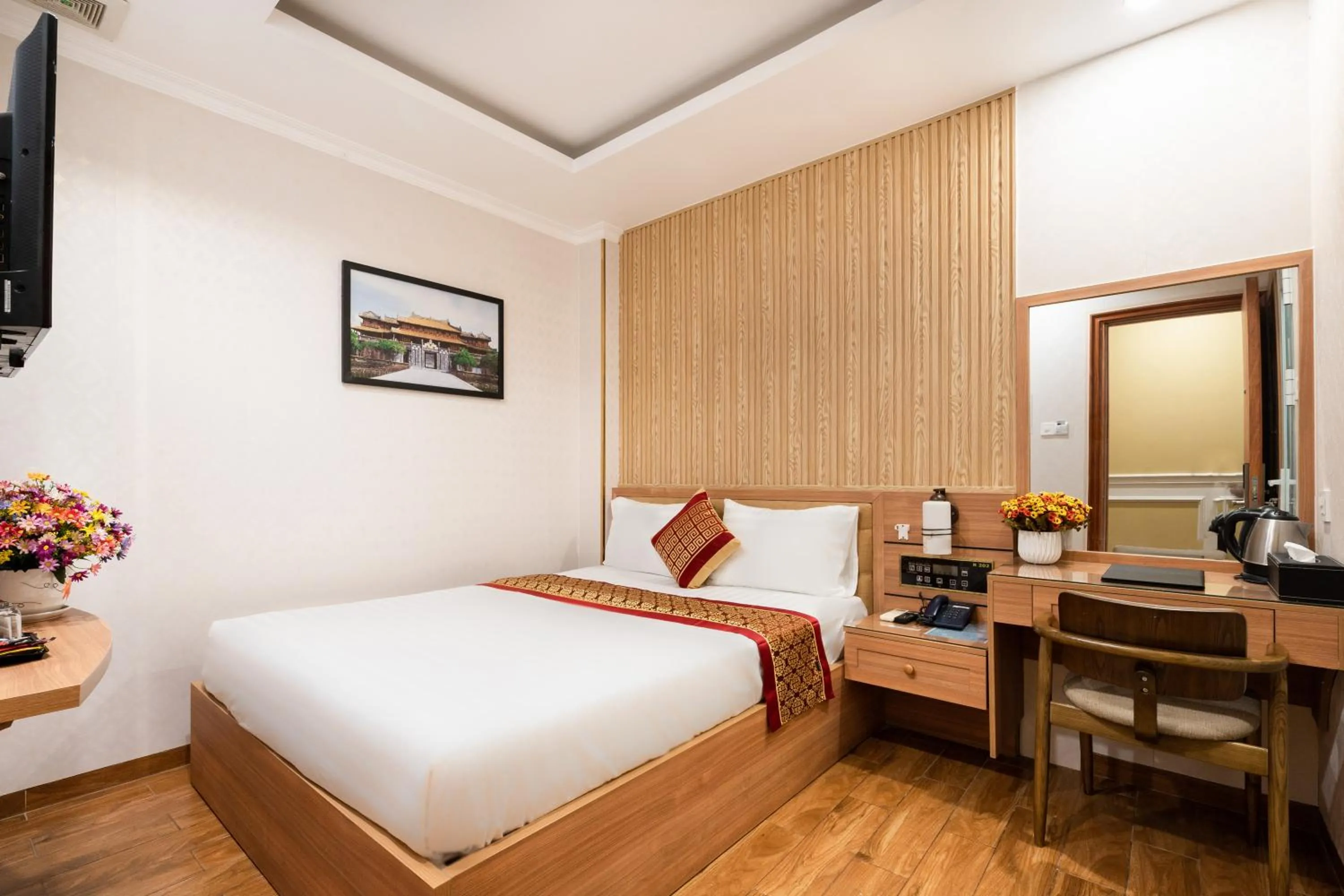 Bed in Luna Saigon Hotel - Bui Vien Walking Street