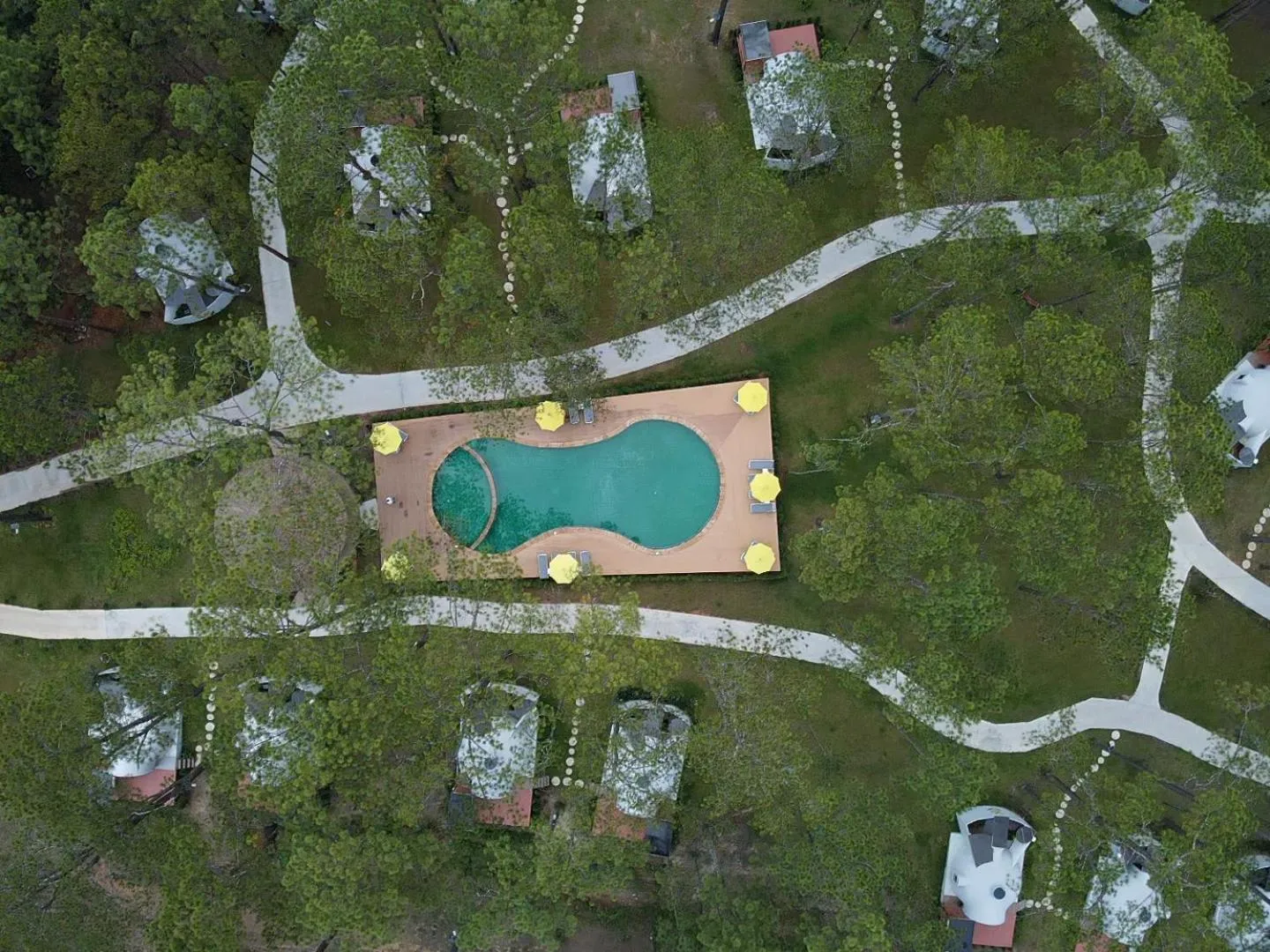 Swimming pool in Romdoul Kirirom Resort by EHM